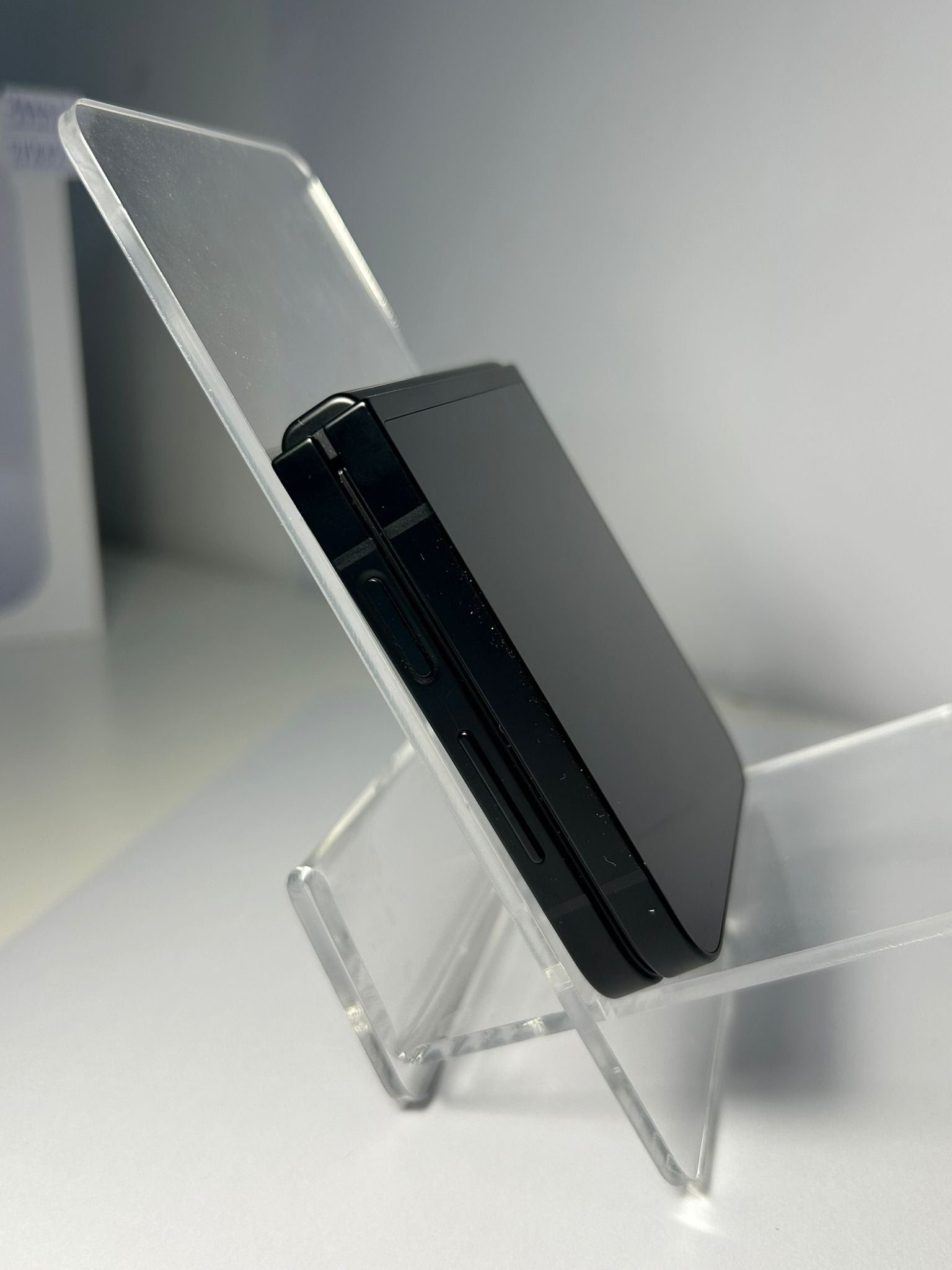Samsung Galaxy Z Flip7 FE Negru – Baterie 100% – 1 Ciclu Încărcare – Ca Nou