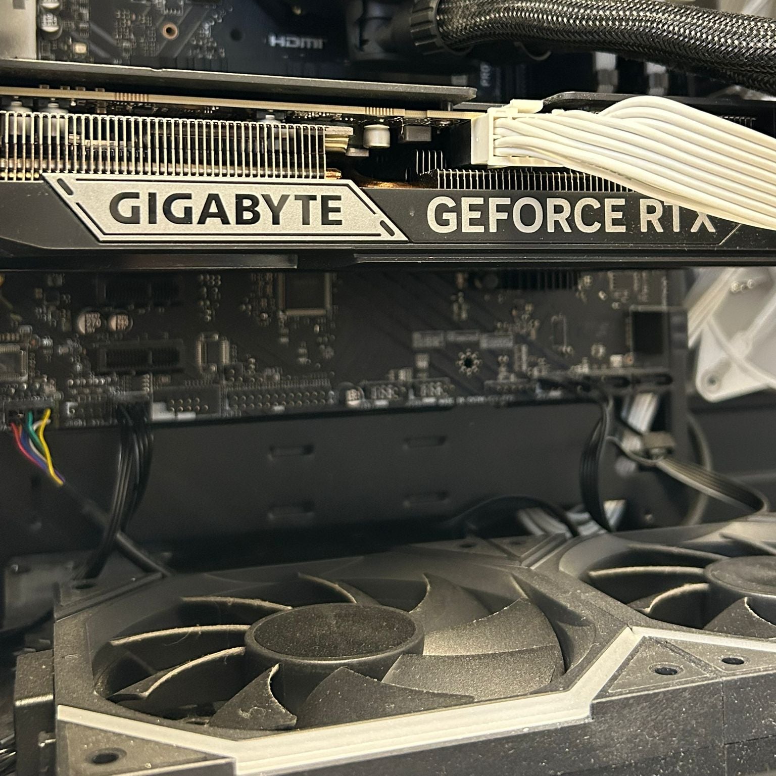 Unitate PC Gaming MS-7E02 – Intel Core i7-12700F / 16GB RAM / RTX 5060 / SSD 512GB – Sursă 850W Gold / Răcire pe Apă