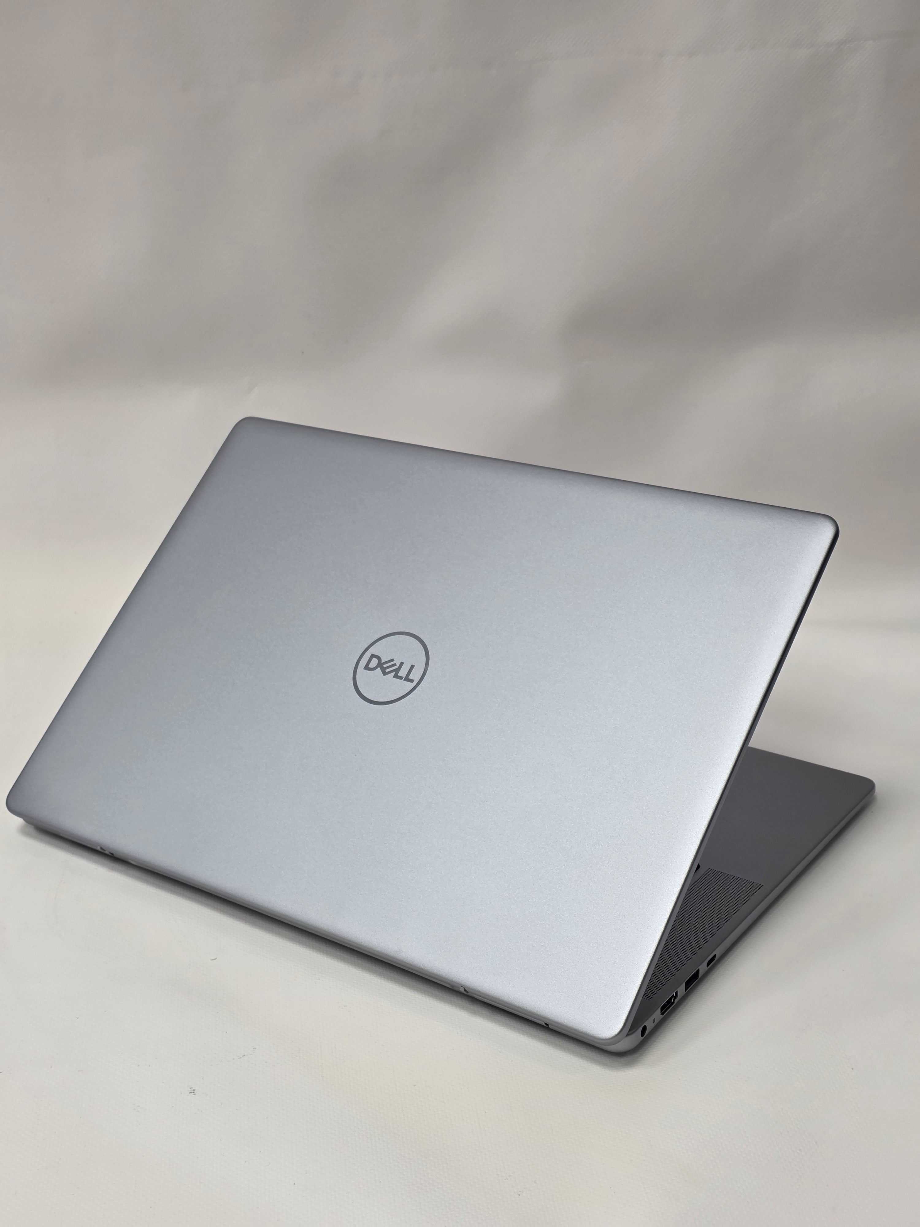 Laptop Dell Inspiron 16 Plus