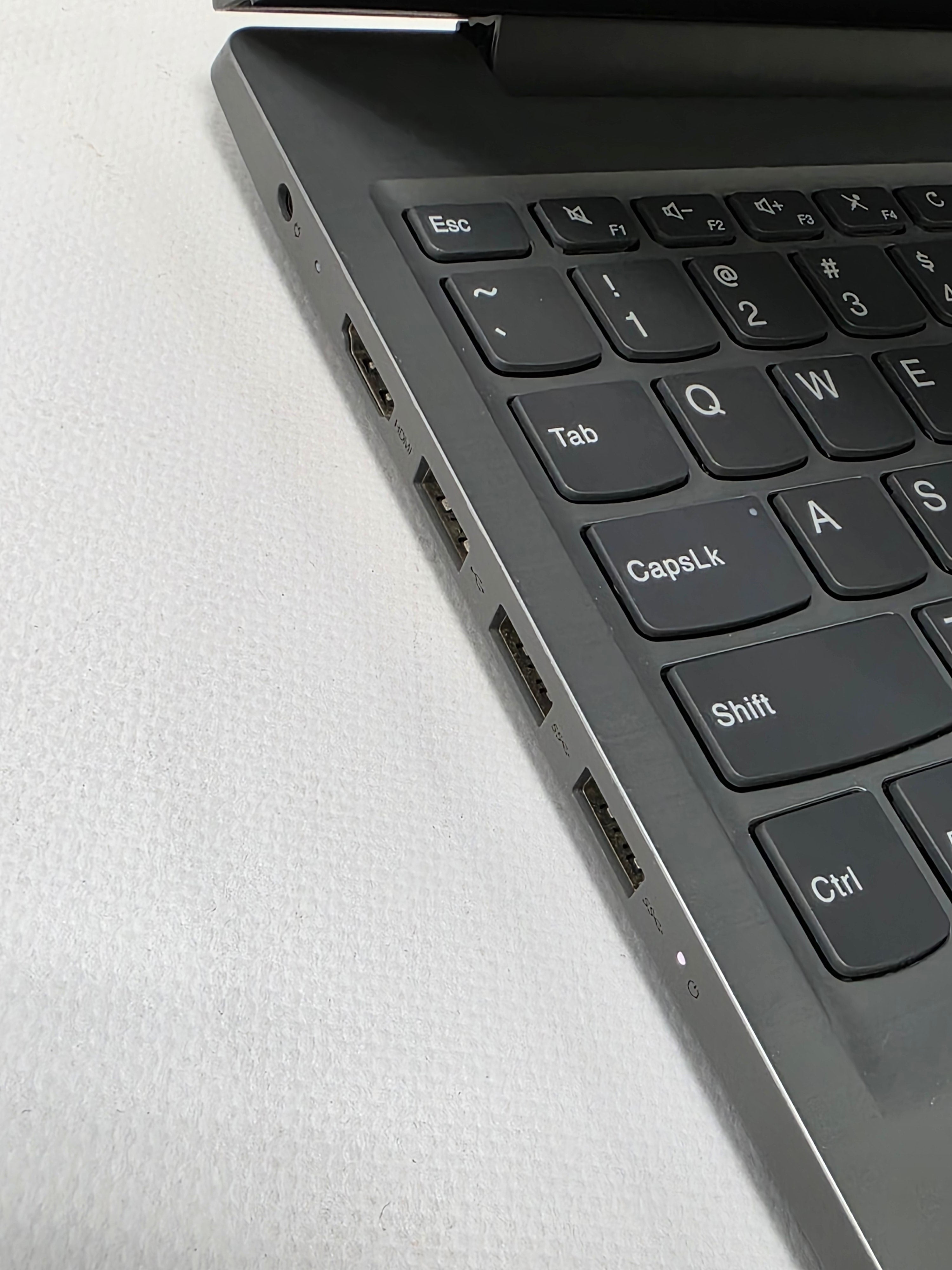 Laptop Lenovo Ideapad 81MV