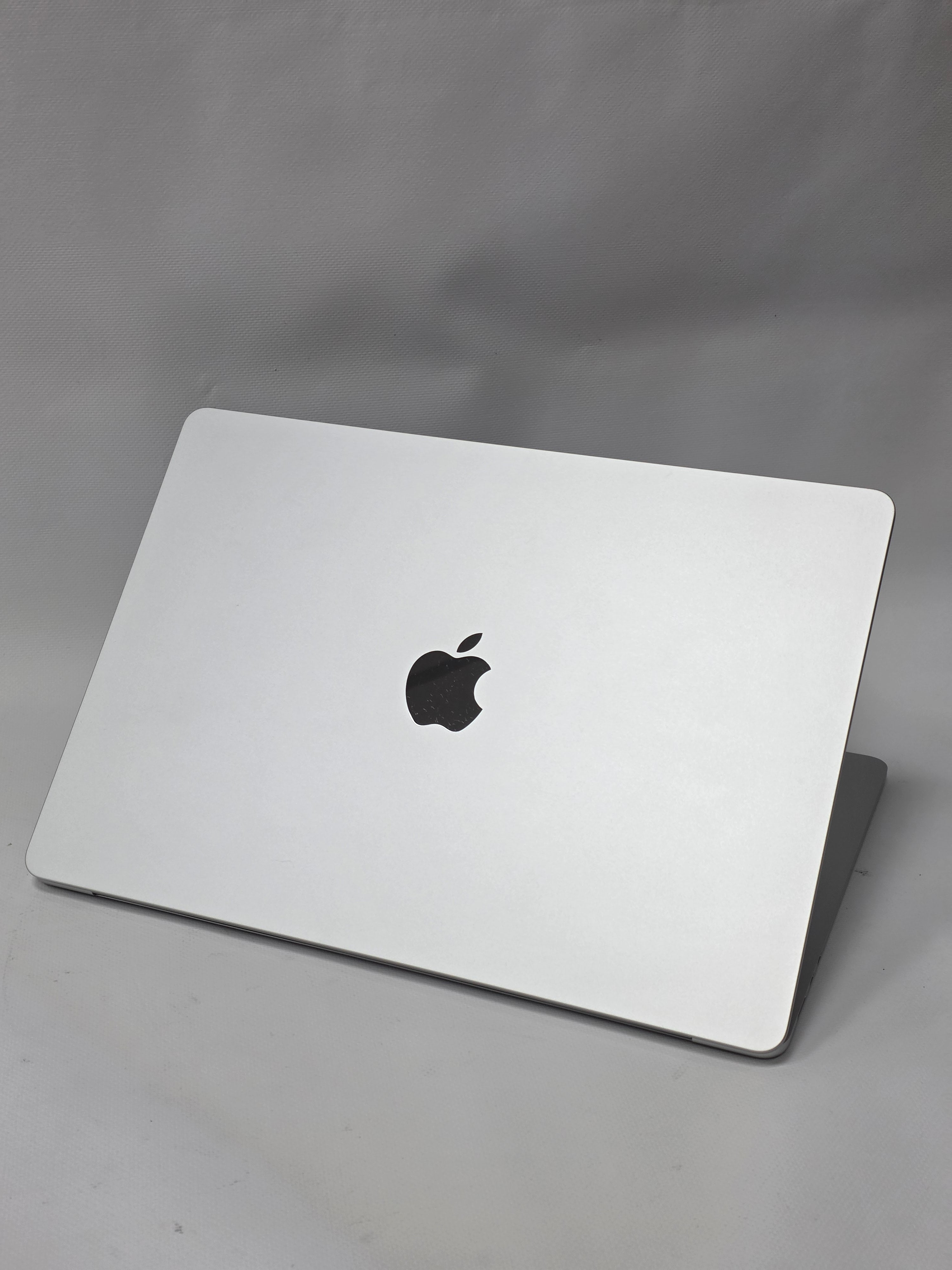 MacBook Air 15" M4 Chip 16 RAM SSD 256 GB