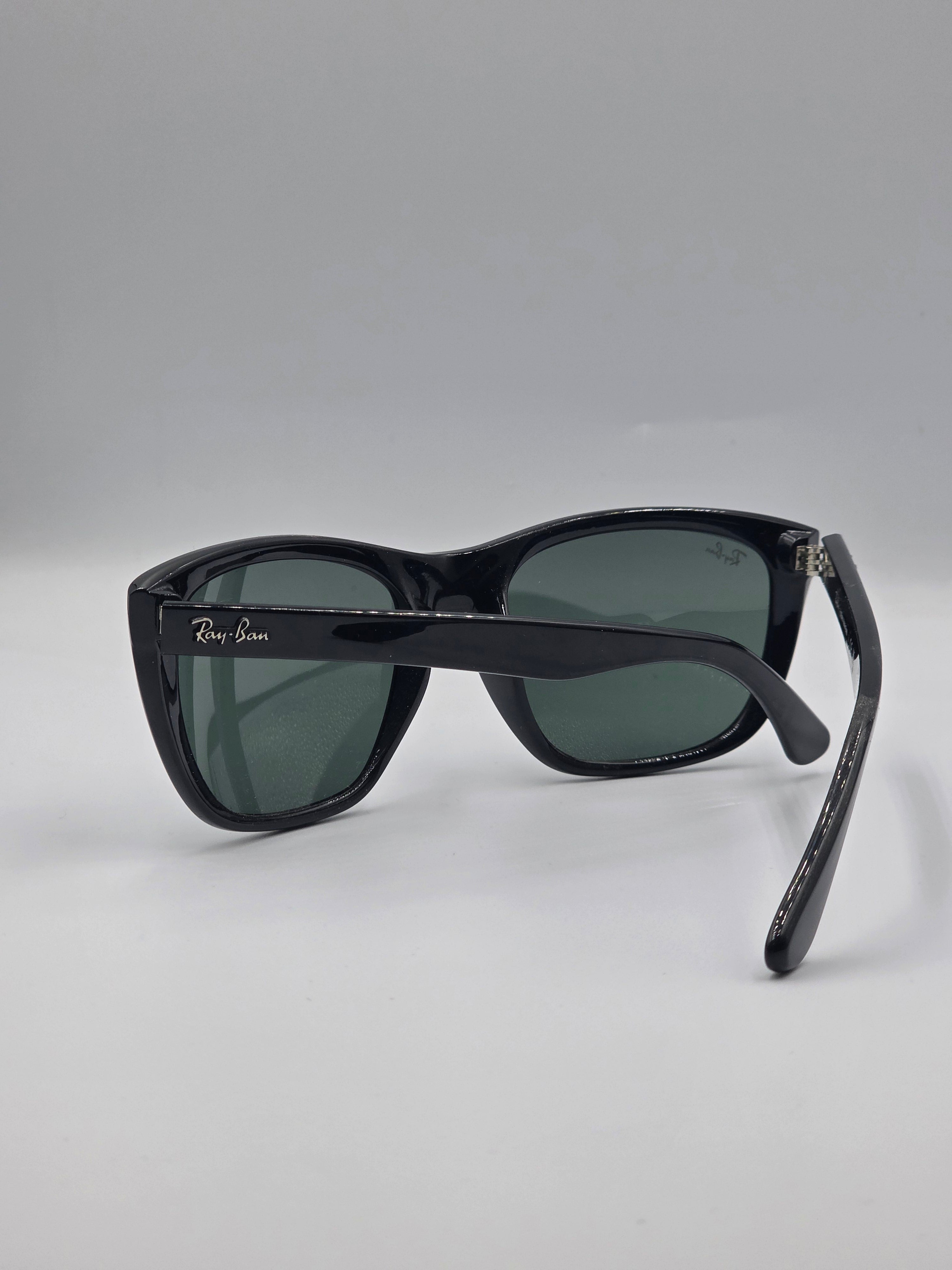 Ochelari de soare Ray-Ban RB4154