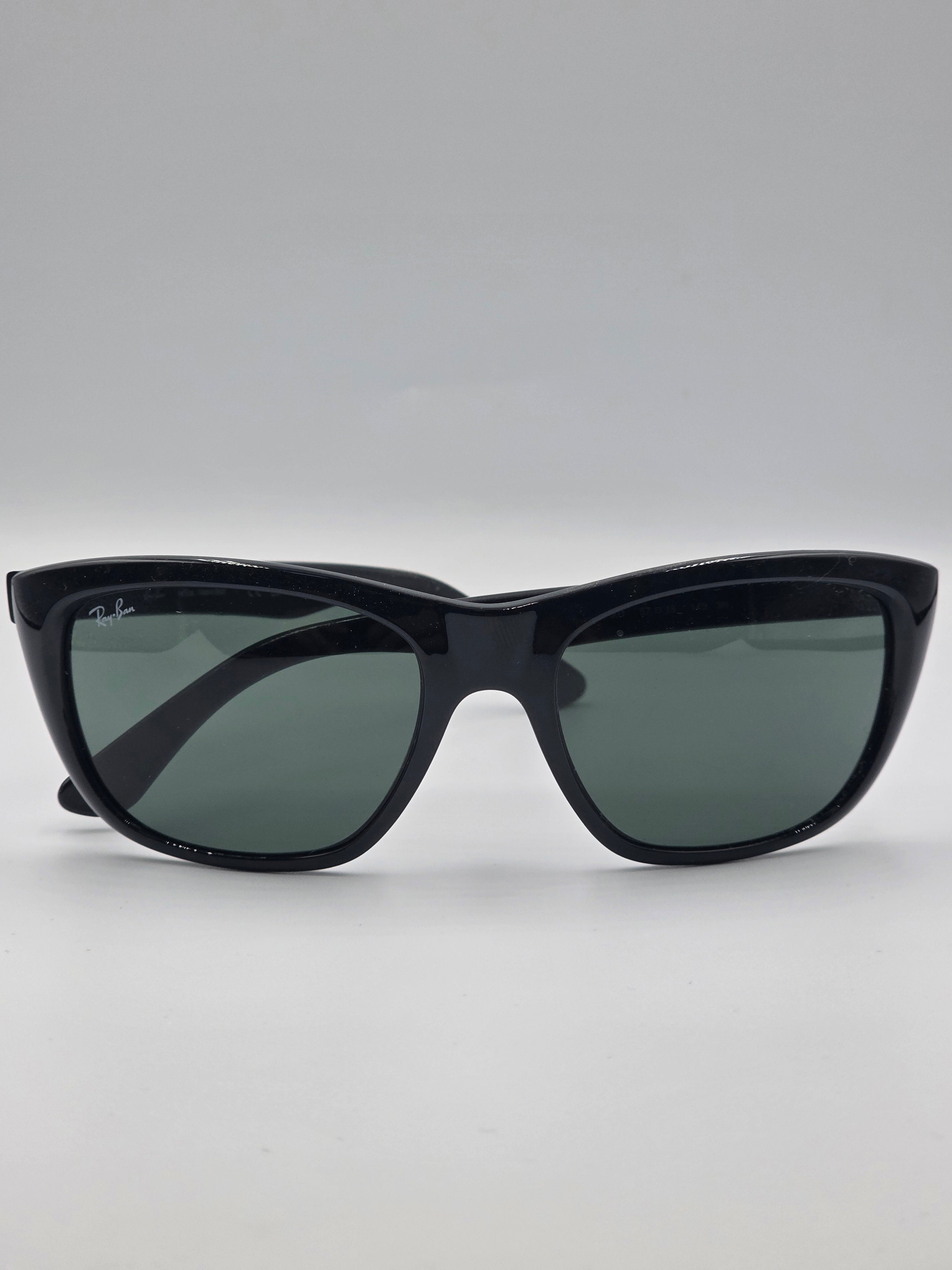 Ochelari de soare Ray-Ban RB4154