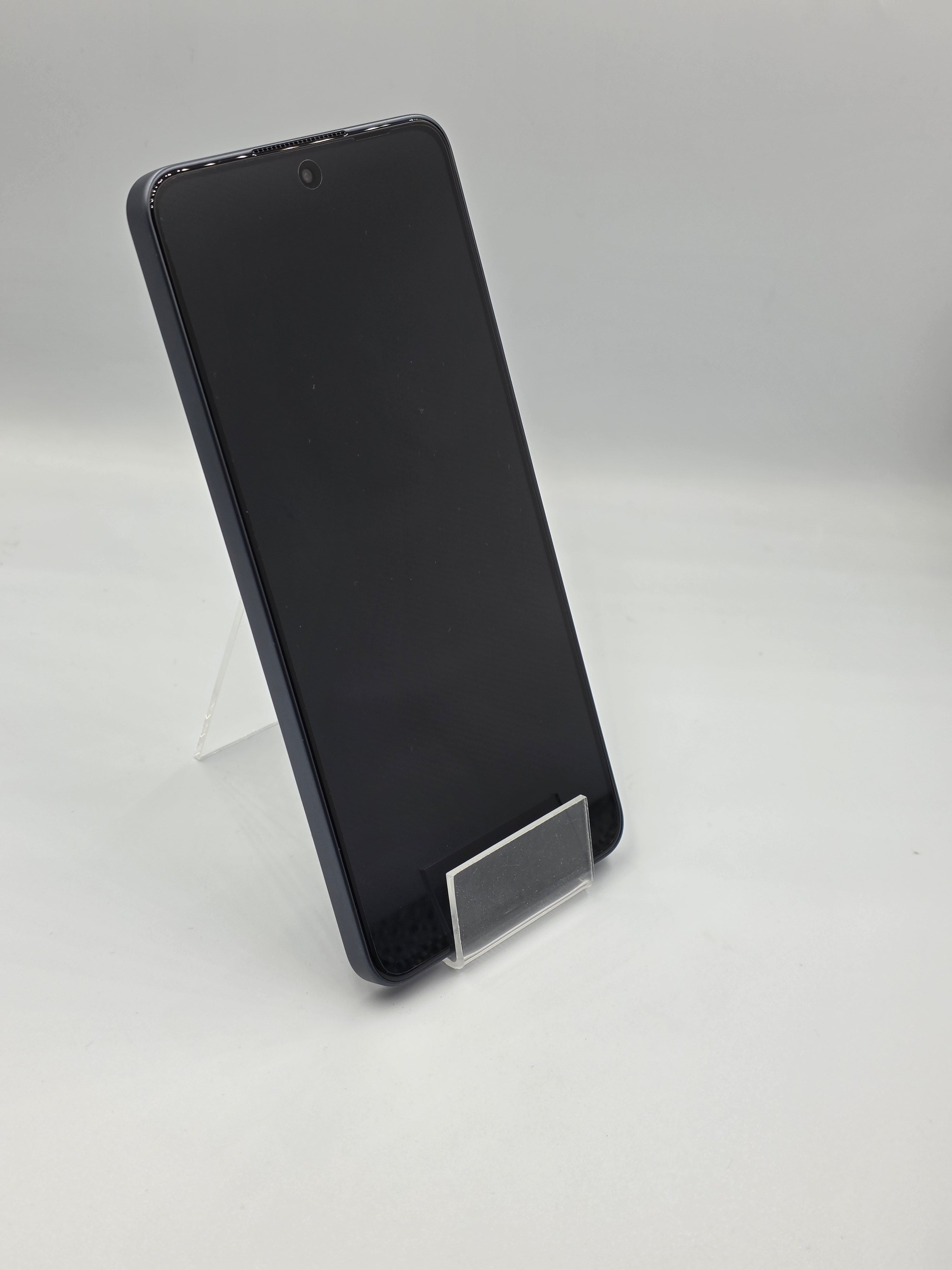 Oppo Reno 13 F 5G/ La Cutie