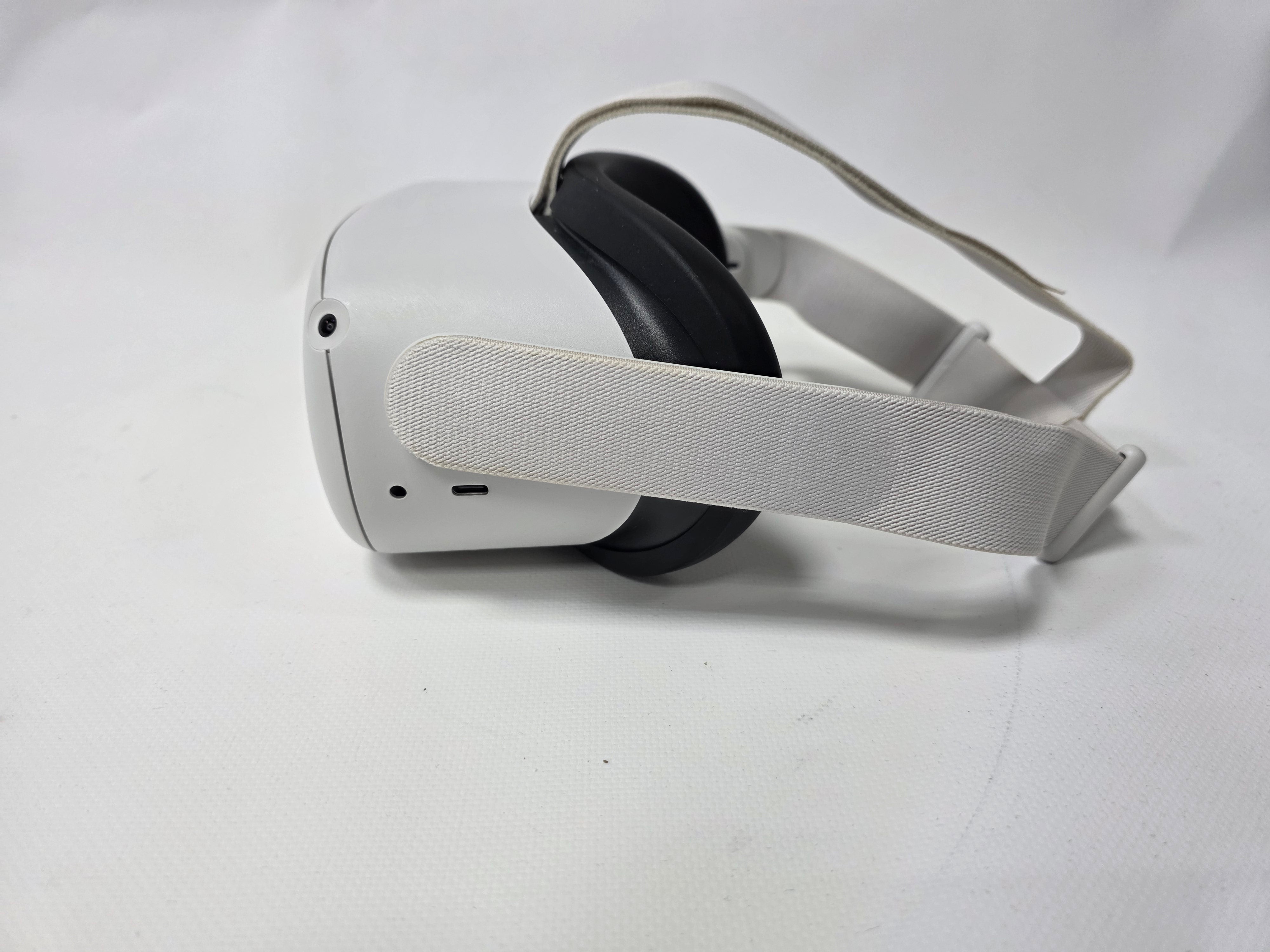 Oculus Quest 2 cu 2 Controllere