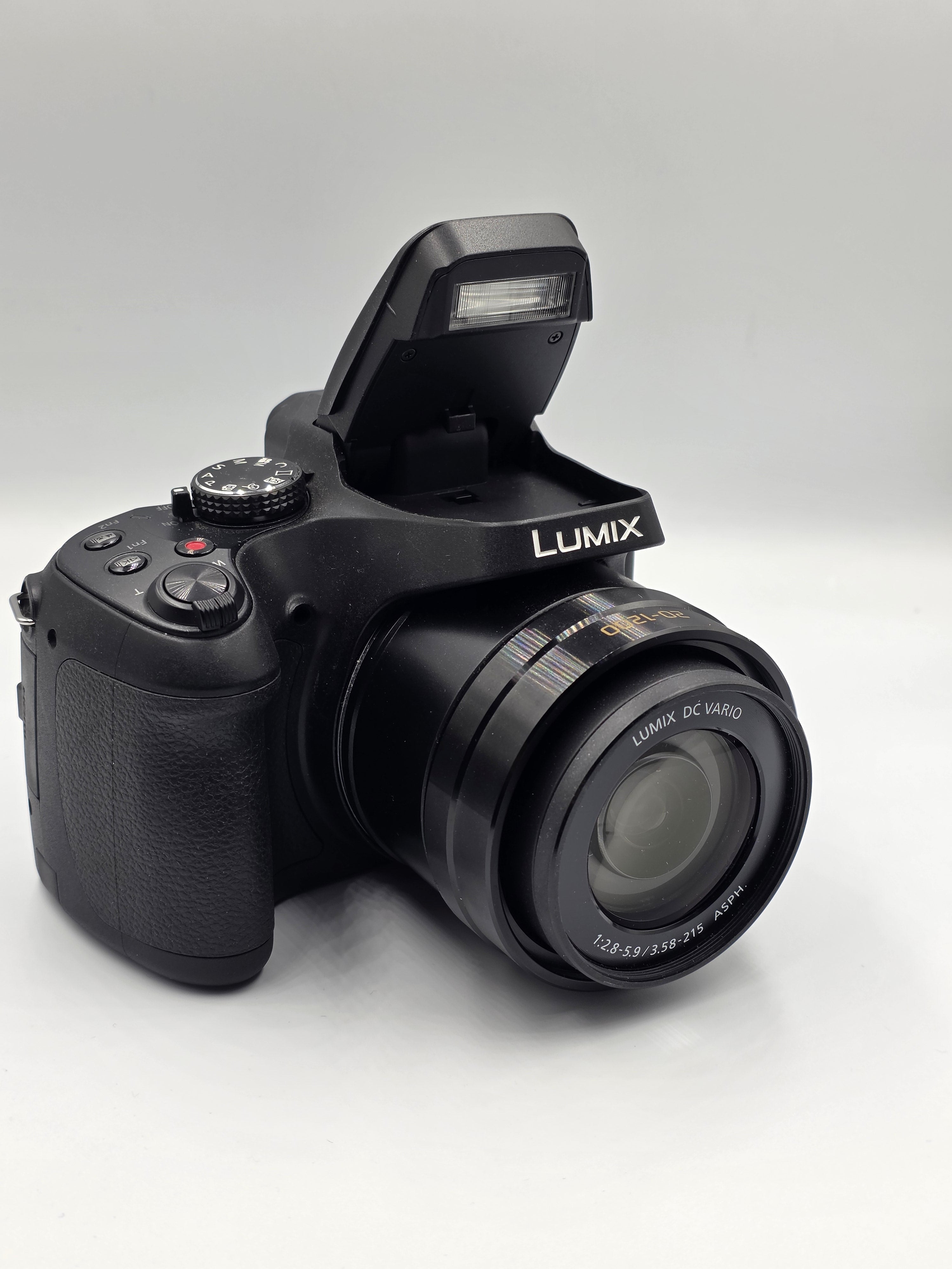 Aparat foto PANASONIC DC-FZ82