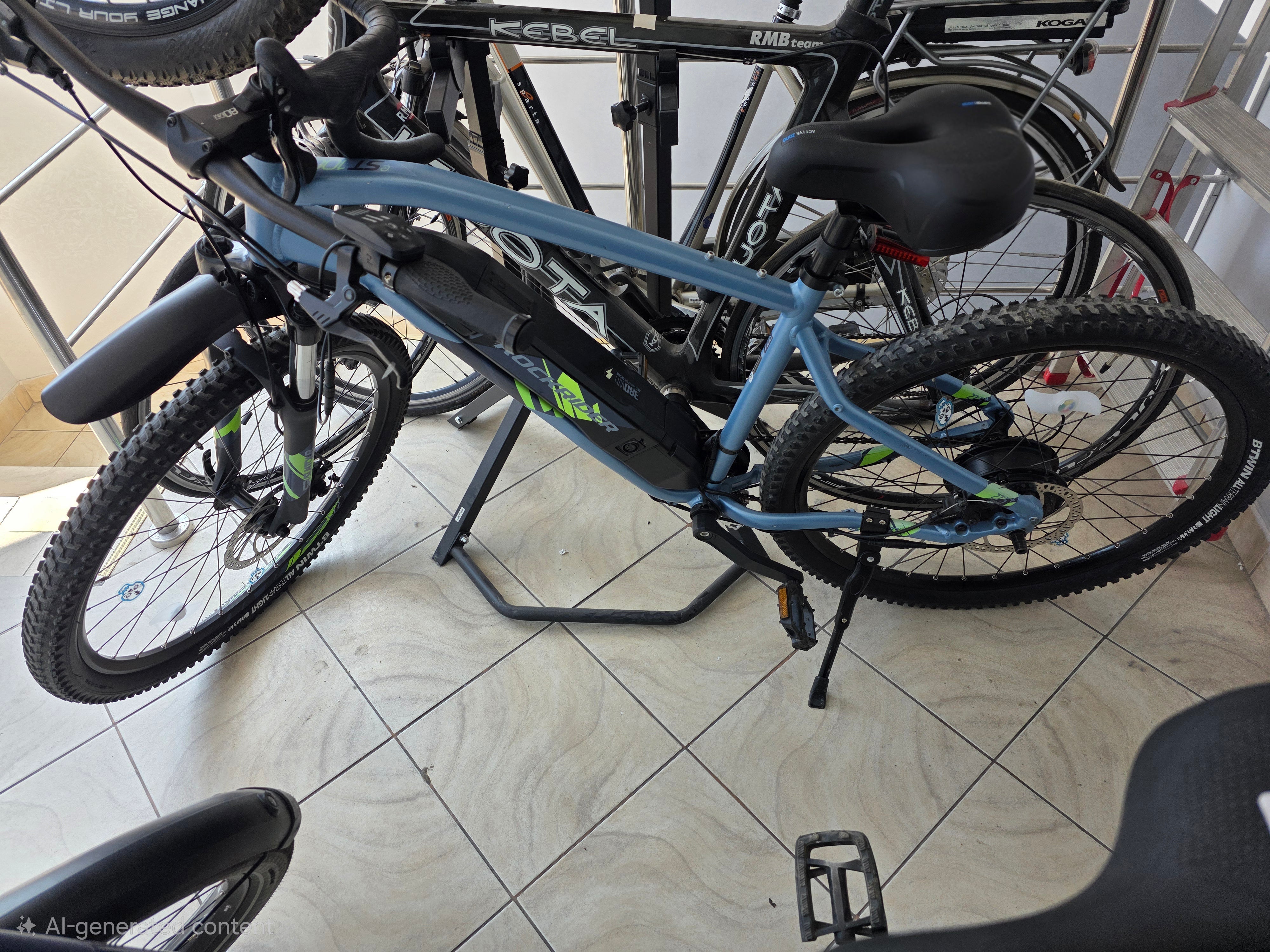 Bicicleta Electrica Rockrider eST 100 albastra