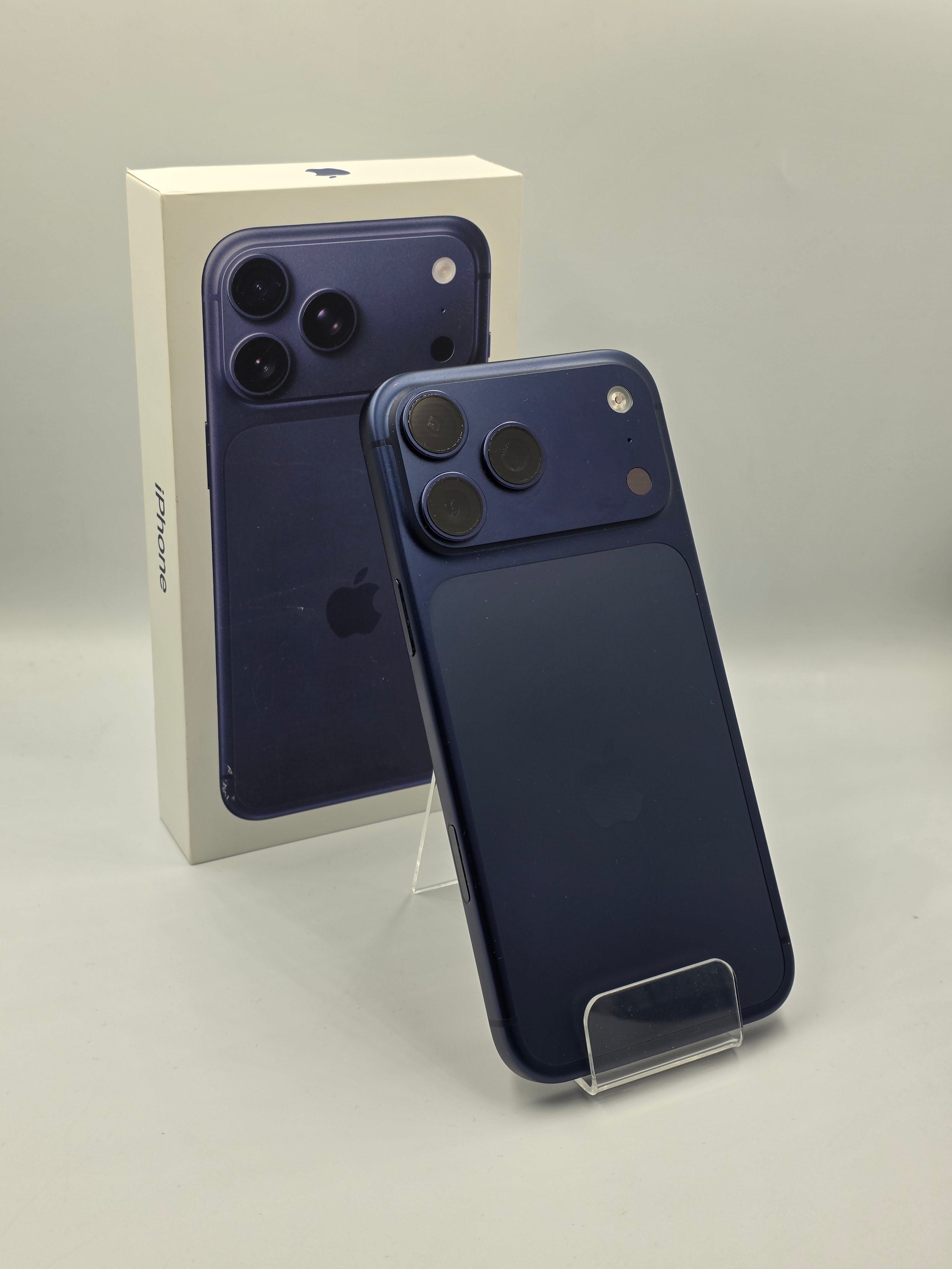 Apple i-Phone 17 Pro Max Blue