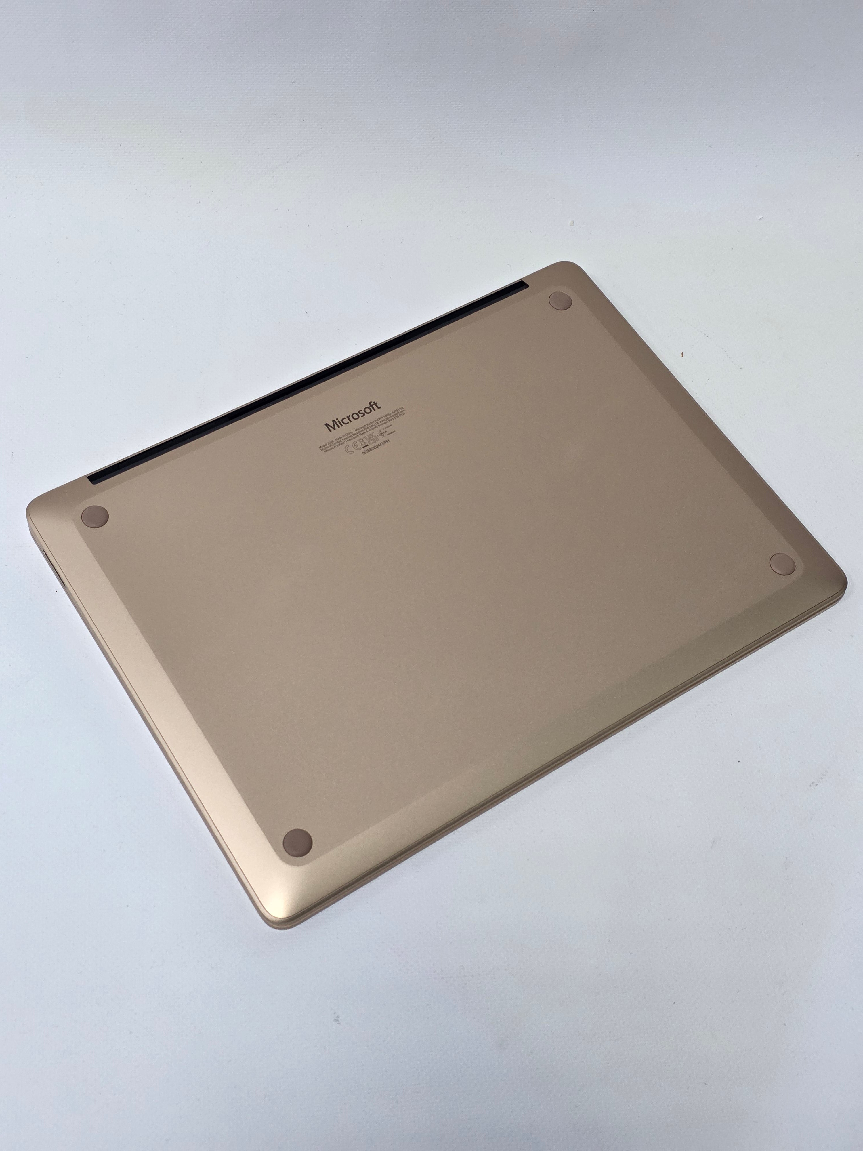 Laptop Microsoft Surface 13.8inch La cutie
