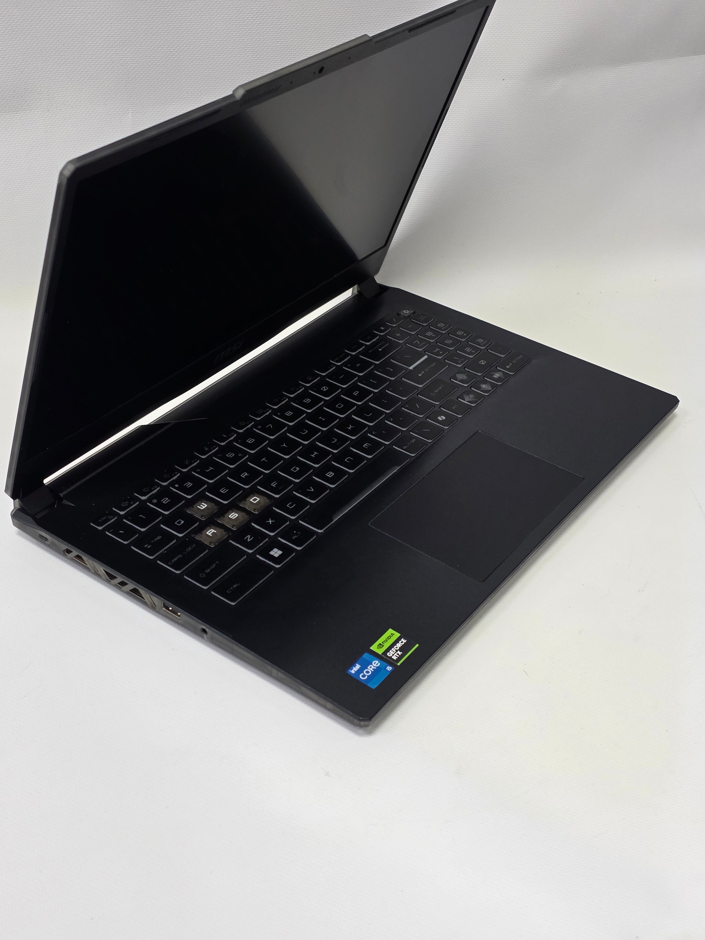 Laptop MSI CYBORG 15