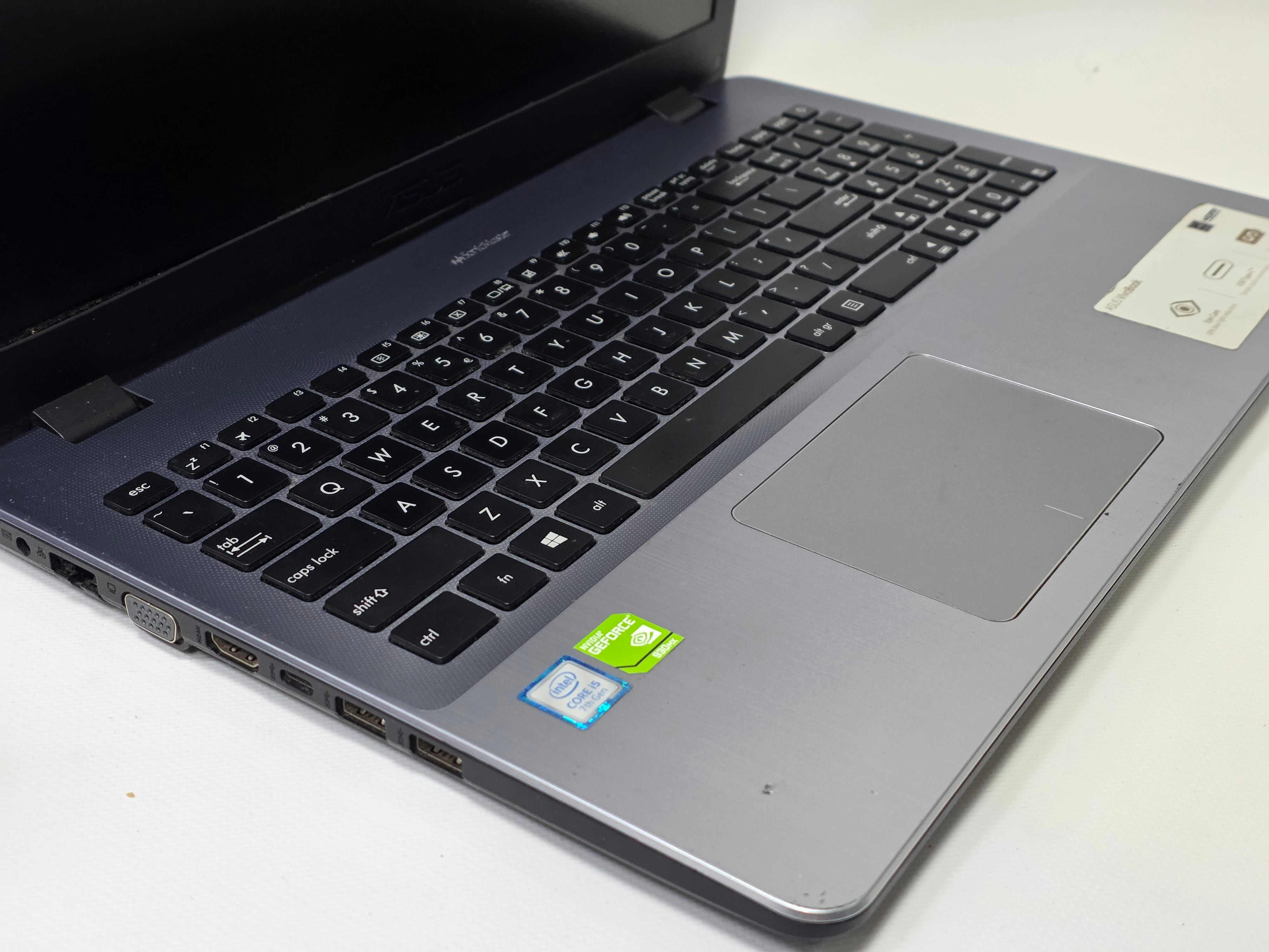 Laptop Asus X542UR