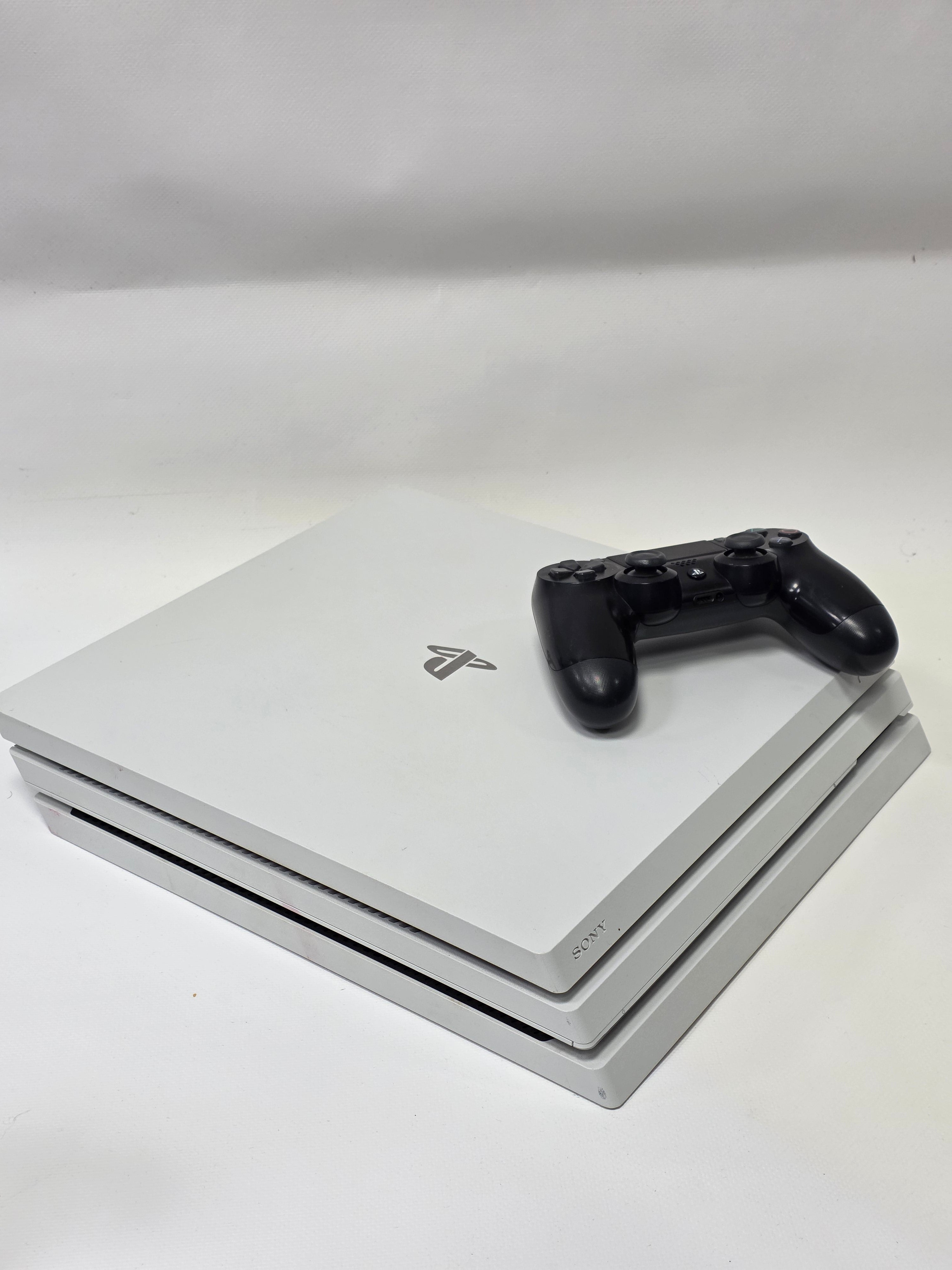 PlayStation 4 PRO Alb 1T HDD + Controller