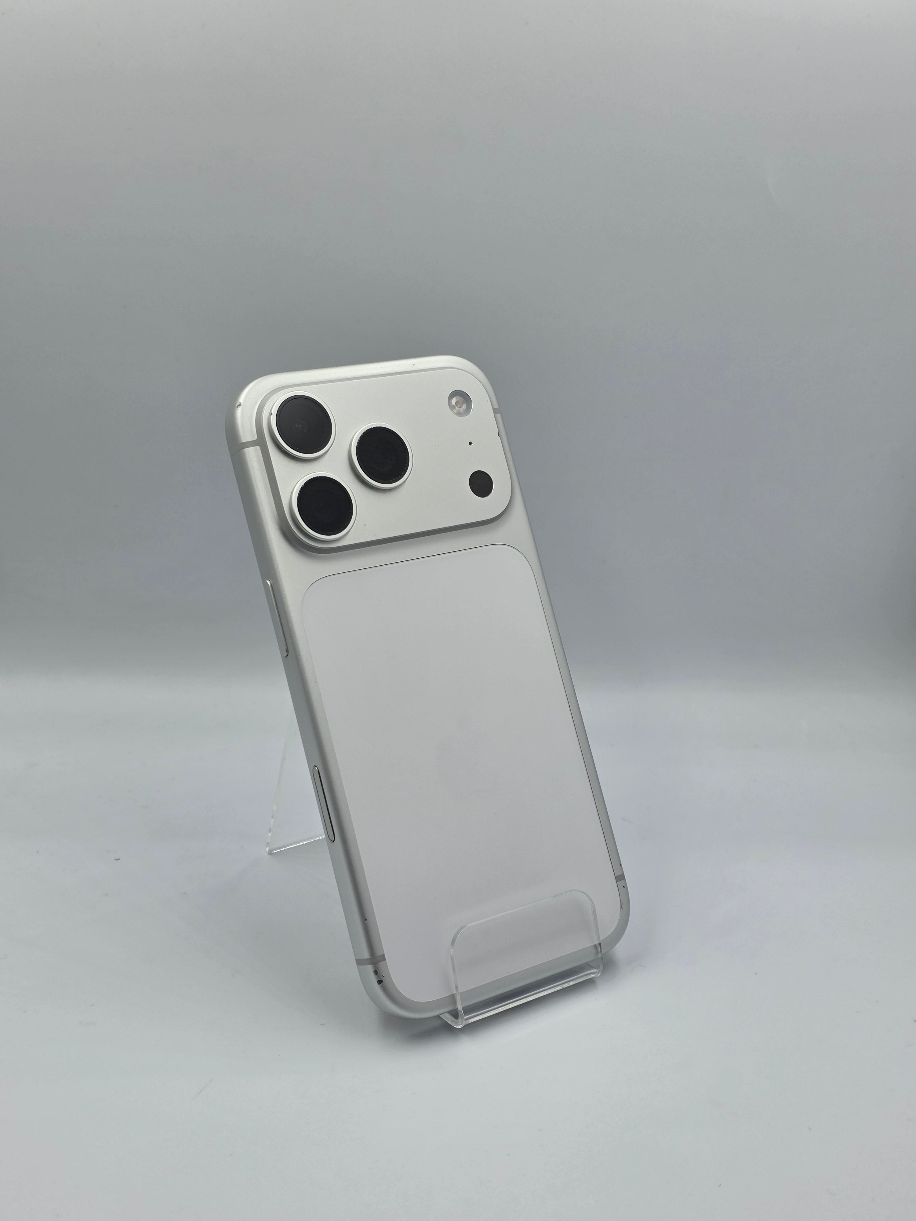 Apple iPhone 17 Pro Silver Baterie 100%