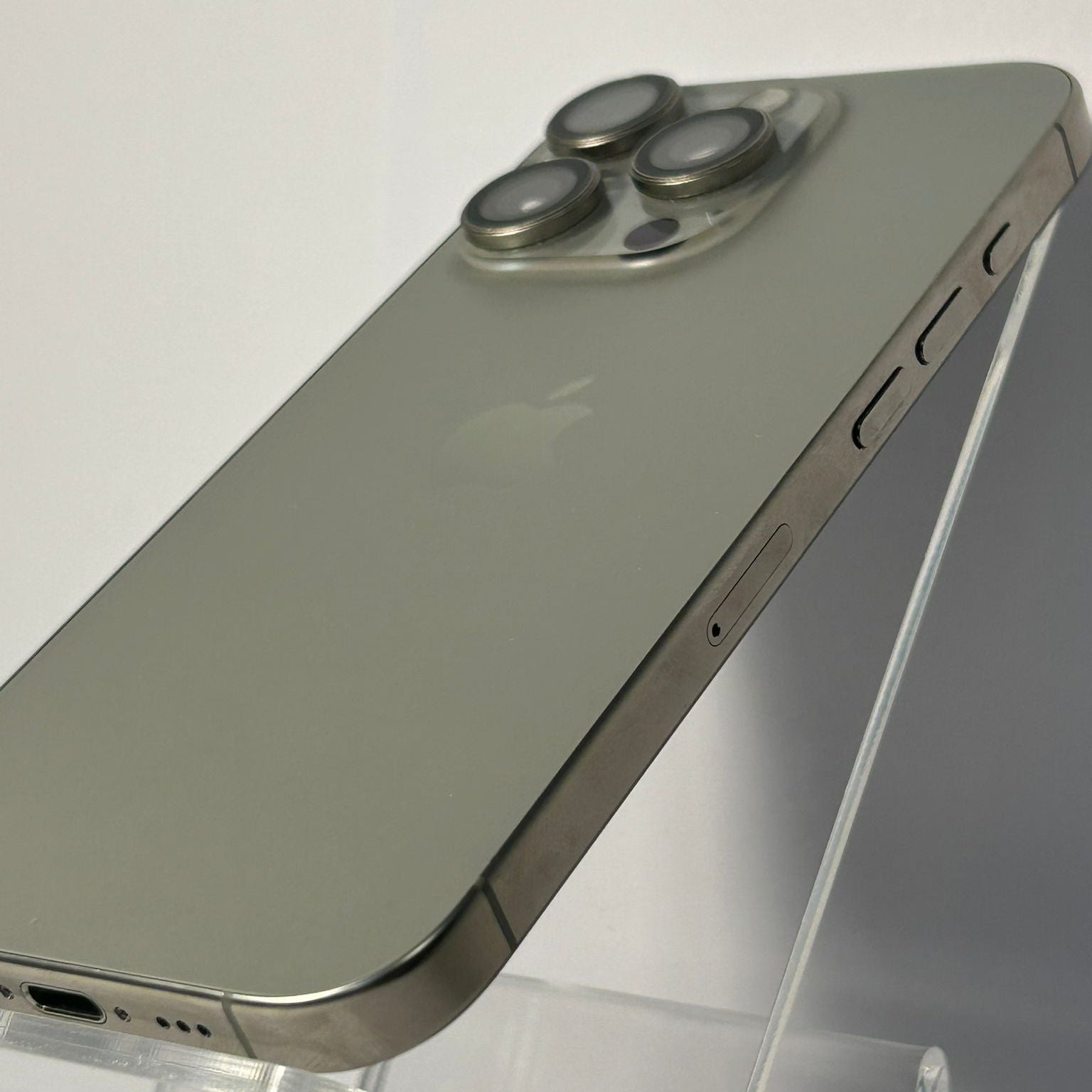 iPhone 16 Pro 256GB Gri – Baterie 85% – 880 Cicluri