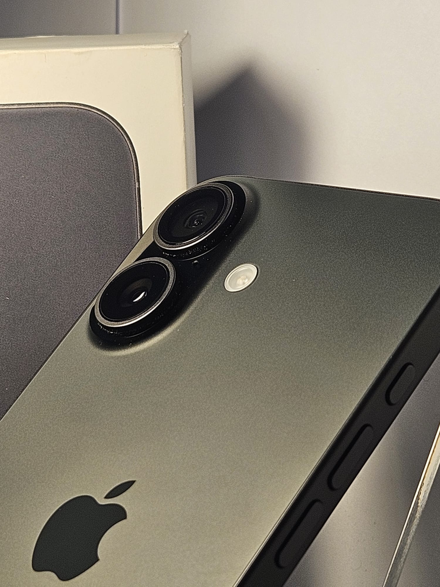Apple iPhone 17, 256GB, Baterie 100%