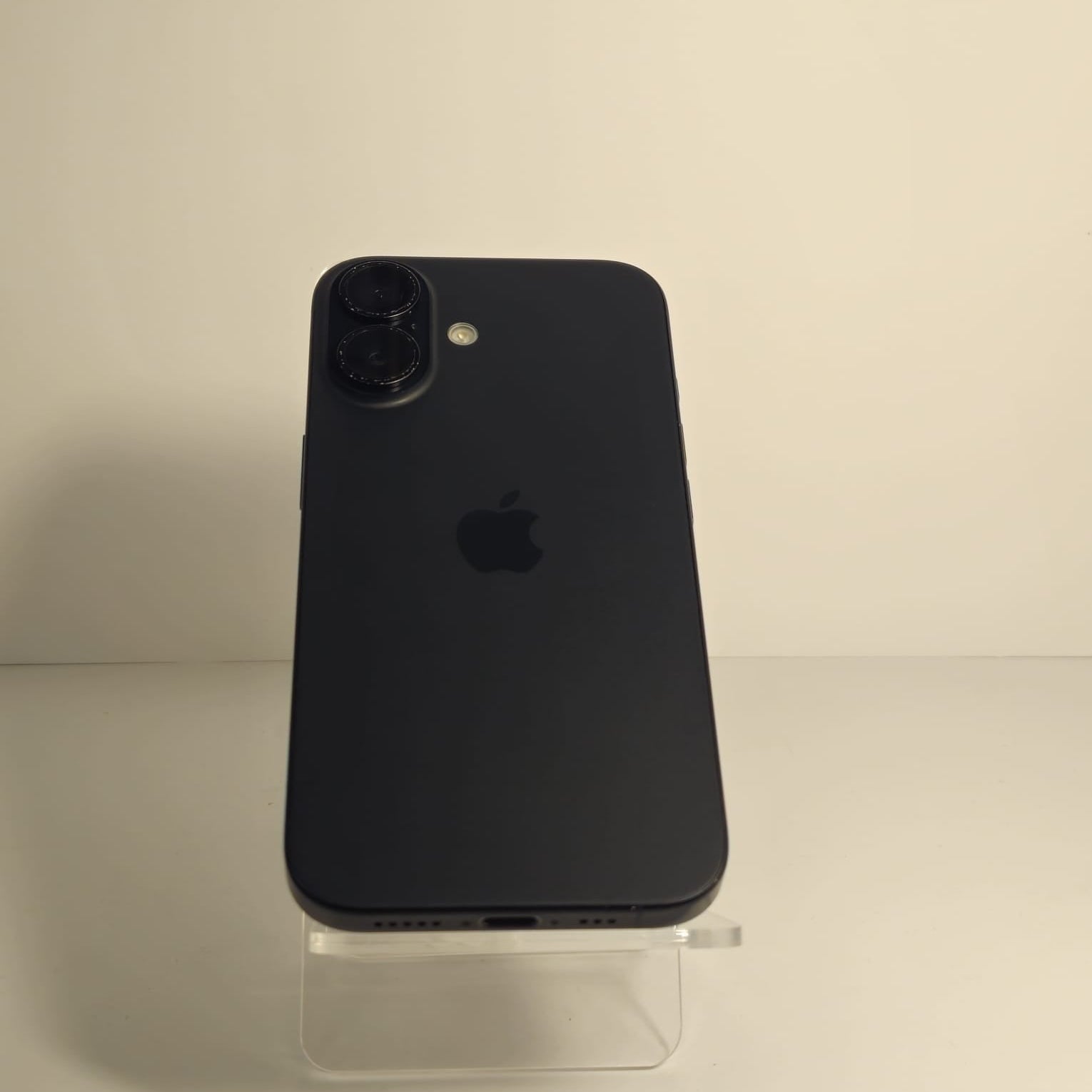 Apple iPhone 16 128GB – Baterie 88%