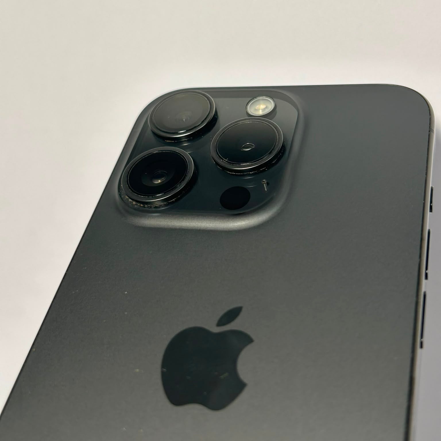iPhone 15 Pro 128GB – Baterie 78% – 1151 Cicluri