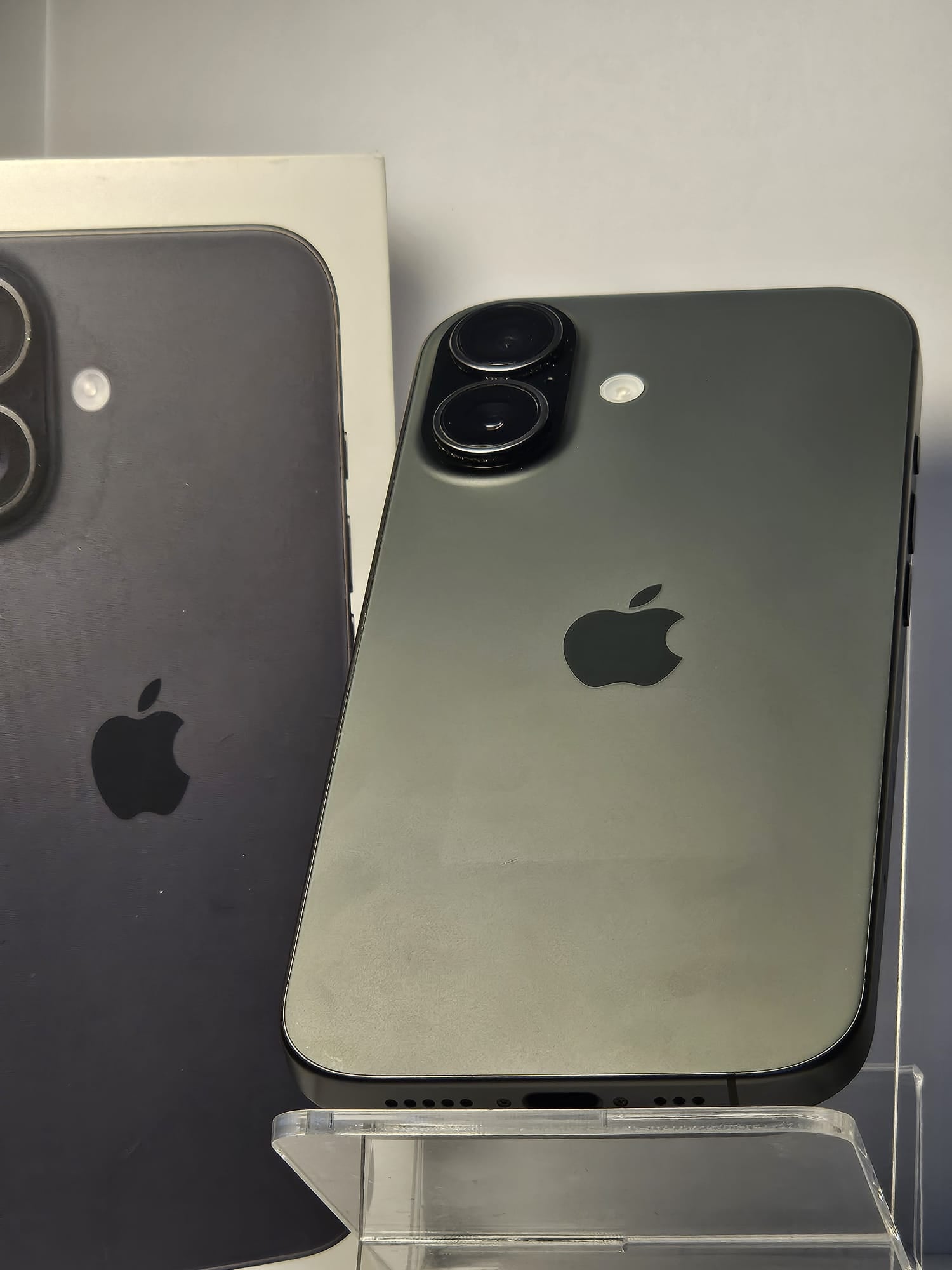 Apple iPhone 17, 256GB, Baterie 100%