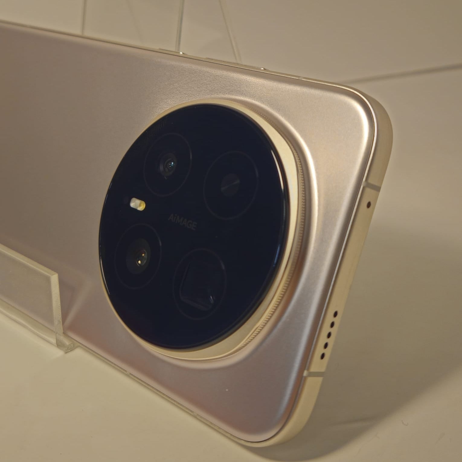 HONOR Magic8 Pro – 512GB, Gold (Auriu), Full Box, Baterie 100%, 0 Cicluri de Încărcare