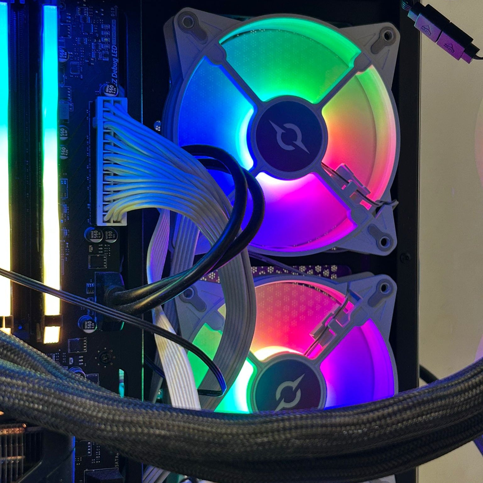 Unitate PC Gaming MS-7E02 – Intel Core i7-12700F / 16GB RAM / RTX 5060 / SSD 512GB – Sursă 850W Gold / Răcire pe Apă