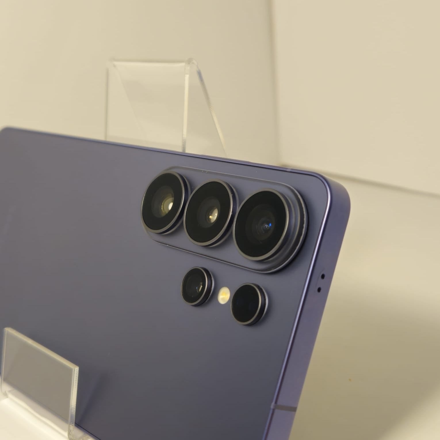 Samsung Galaxy S26 Ultra – 256GB, Cobalt Violet, Baterie 100%, 89 Cicluri de Încărcare