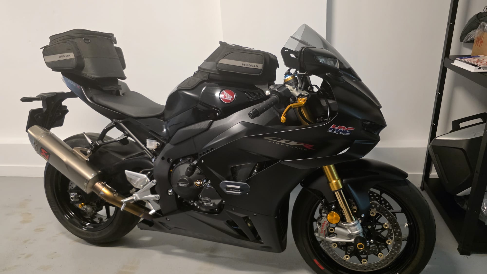 Honda CBR 1000 RR-R SP 2025, 229 CP, Akrapovic Titanium, Garanție Honda