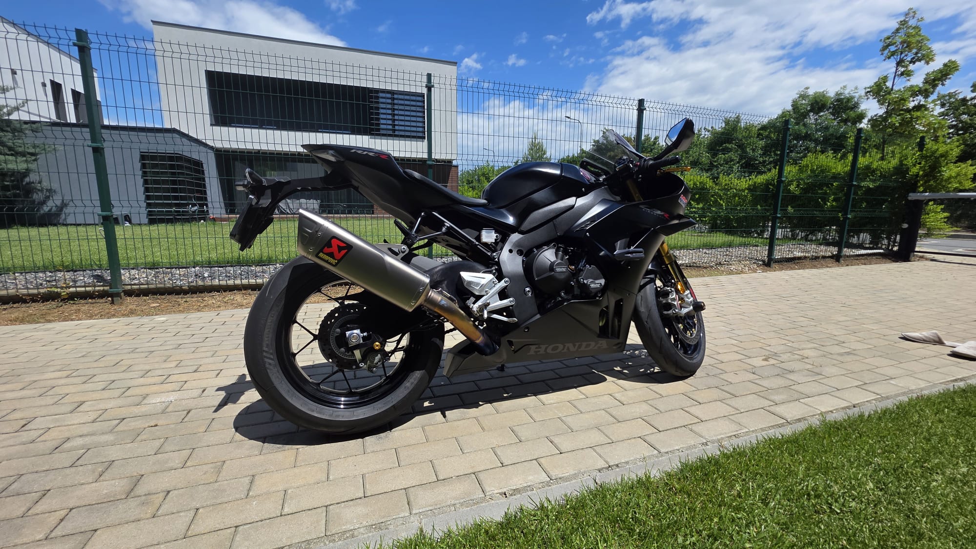 Honda CBR 1000 RR-R SP 2025, 229 CP, Akrapovic Titanium, Garanție Honda
