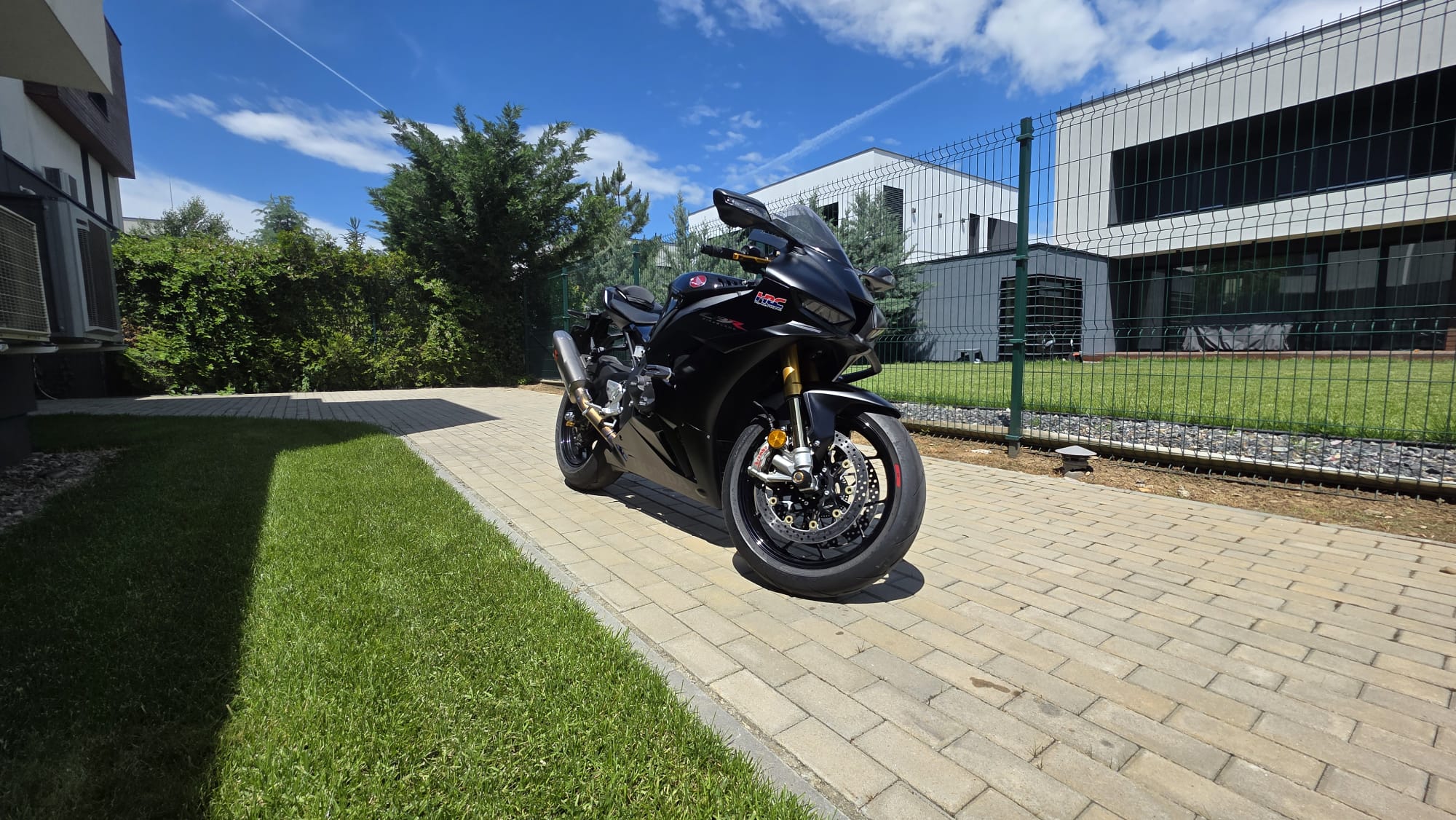 Honda CBR 1000 RR-R SP 2025, 229 CP, Akrapovic Titanium, Garanție Honda