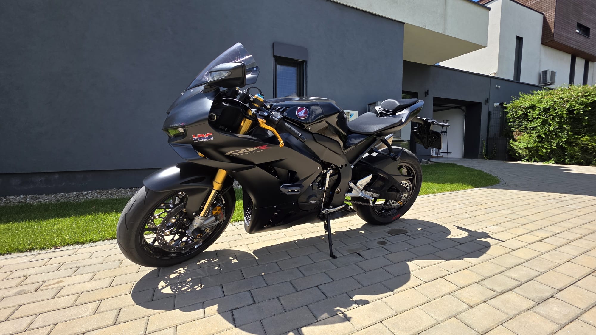 Honda CBR 1000 RR-R SP 2025, 229 CP, Akrapovic Titanium, Garanție Honda