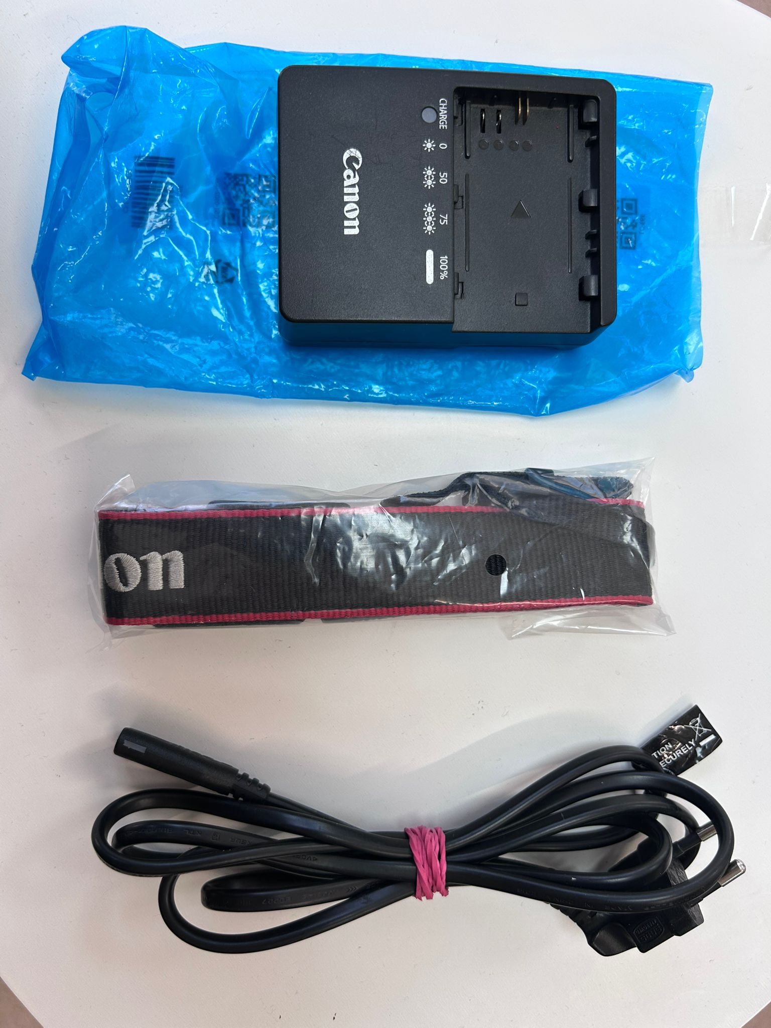 Canon EOS R DS126721 – Cameră Mirrorless Full Frame 30.3MP 4K WiFi