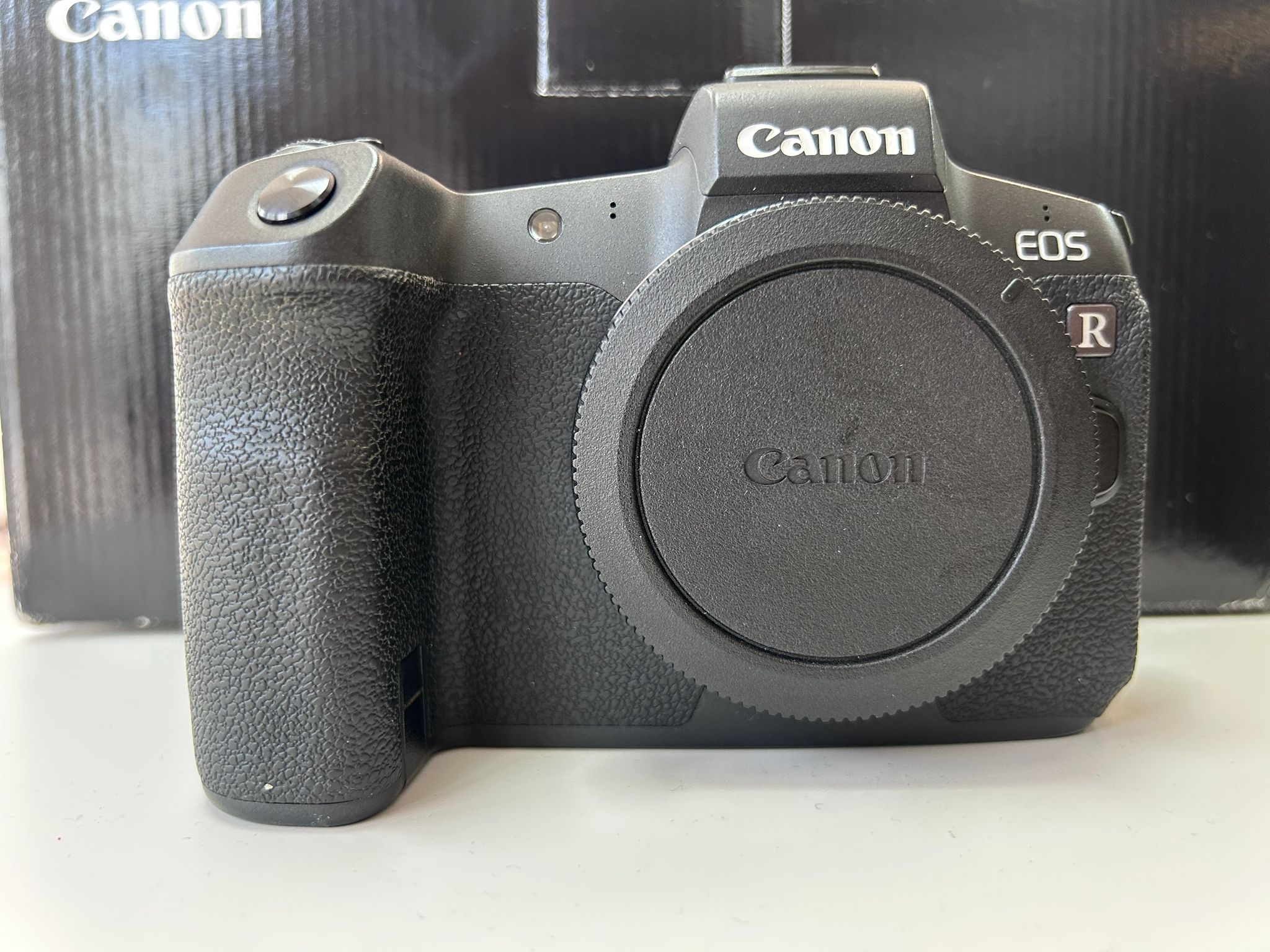 Canon EOS R DS126721 – Cameră Mirrorless Full Frame 30.3MP 4K WiFi