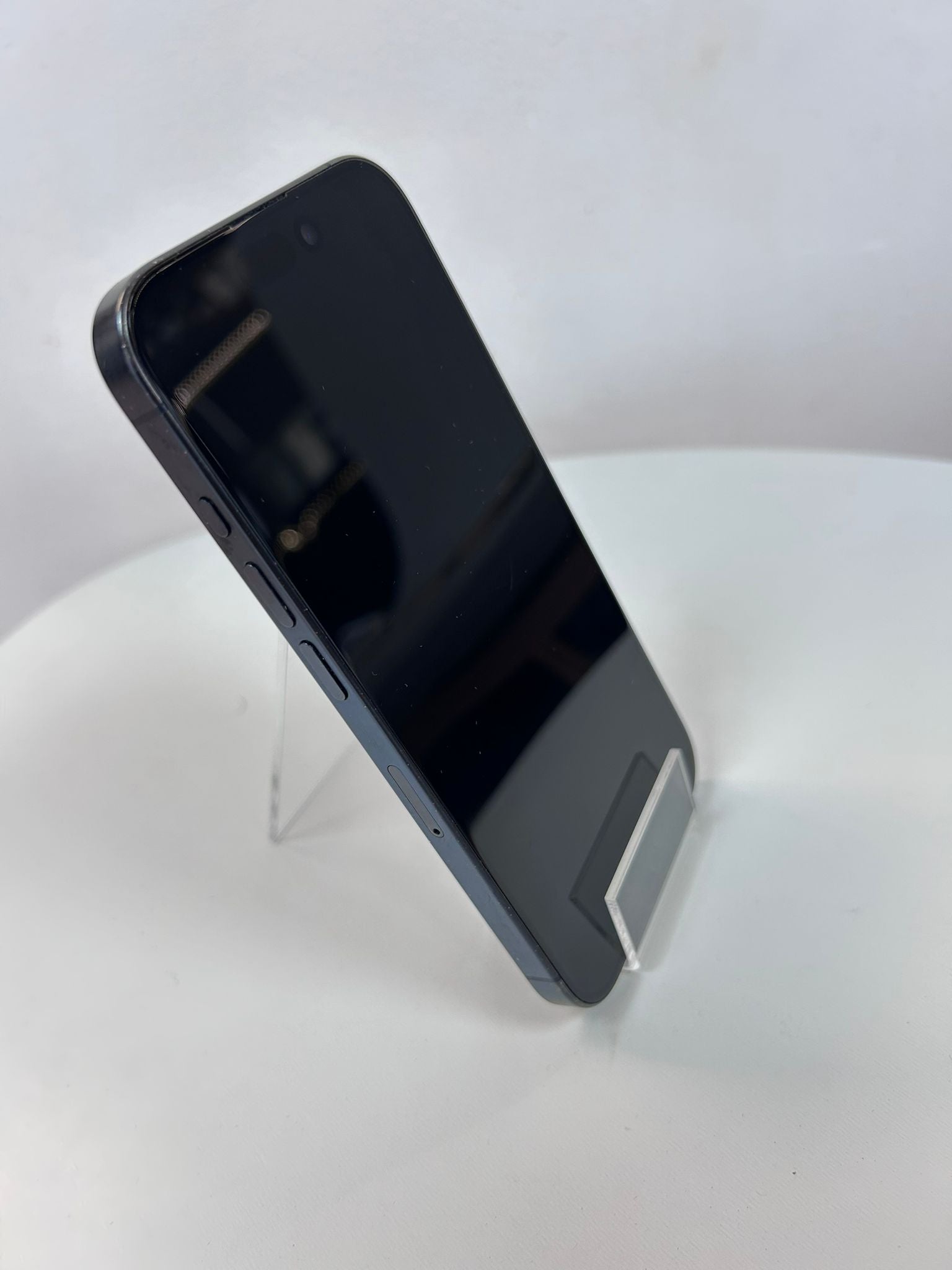 iPhone 15 Pro 128 GB Blue Titanium – Design Elegant și Performanță Premium