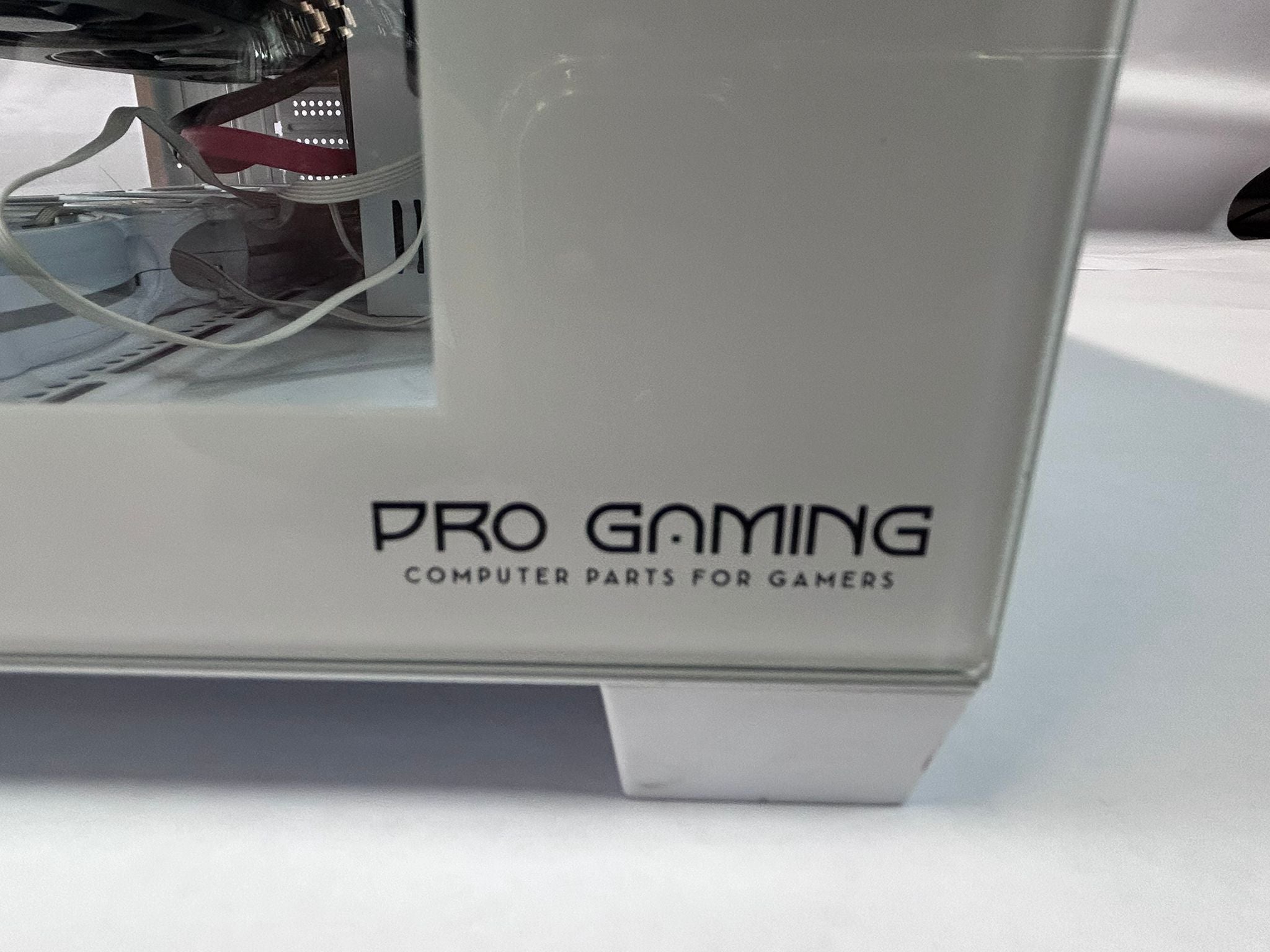 PC Gaming Ryzen 7 5700X, RX 7700 XT, 48GB RAM, SSD 1TB – Performanță Ultra pentru Gaming și Streaming