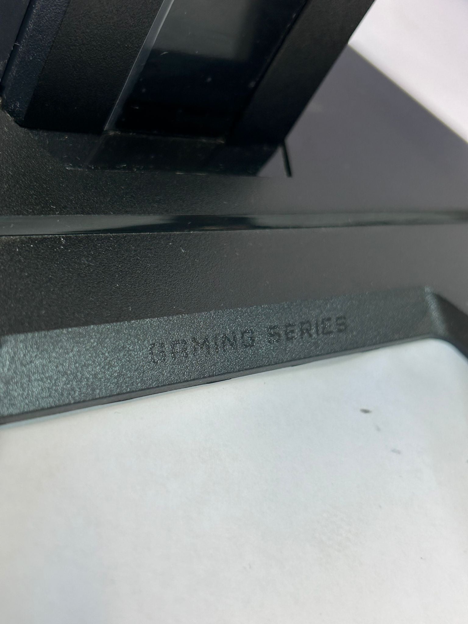 Monitor Gaming Gigabyte G27QC 27” QHD 165Hz – Performanță Fluidă și Imersiune Totală