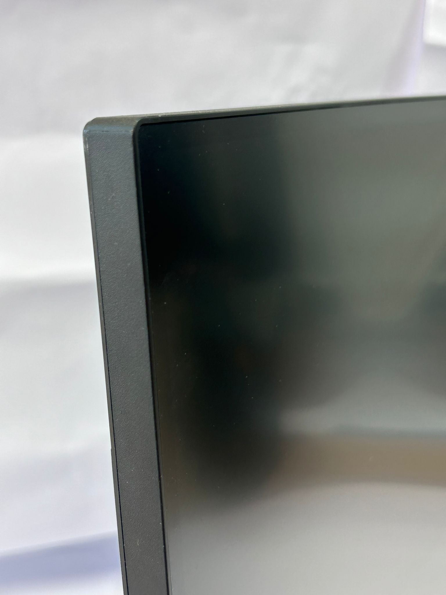 Monitor Gaming Gigabyte G27QC 27” QHD 165Hz – Performanță Fluidă și Imersiune Totală