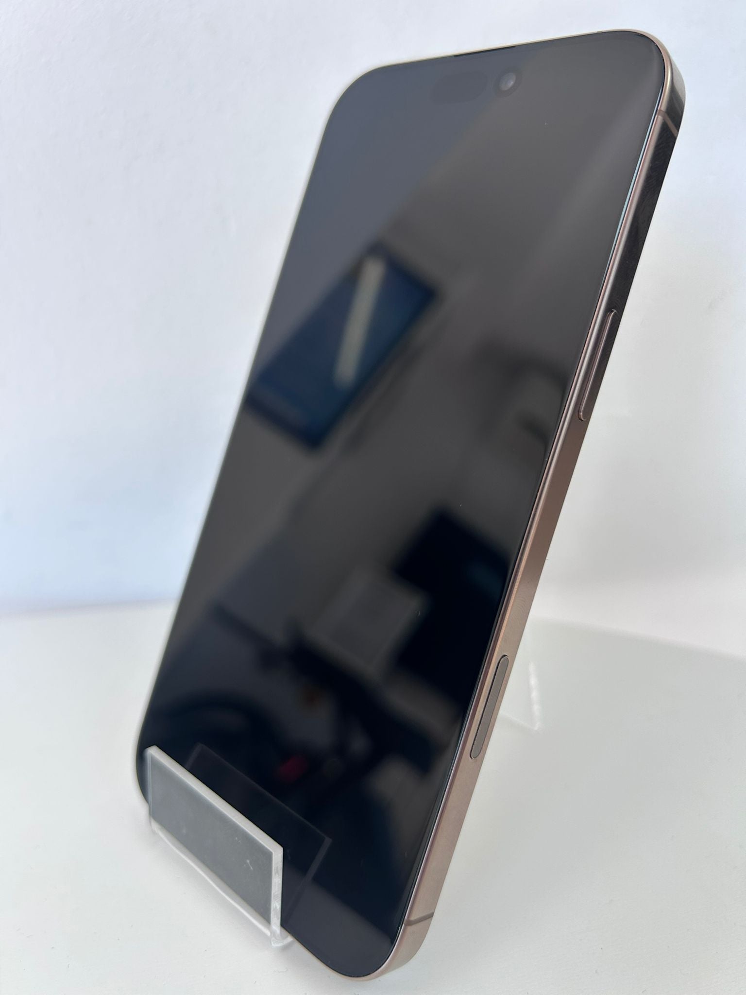 Apple iPhone 16 Pro Max 1TB Desert Titanium – Performanță premium și design exclusiv