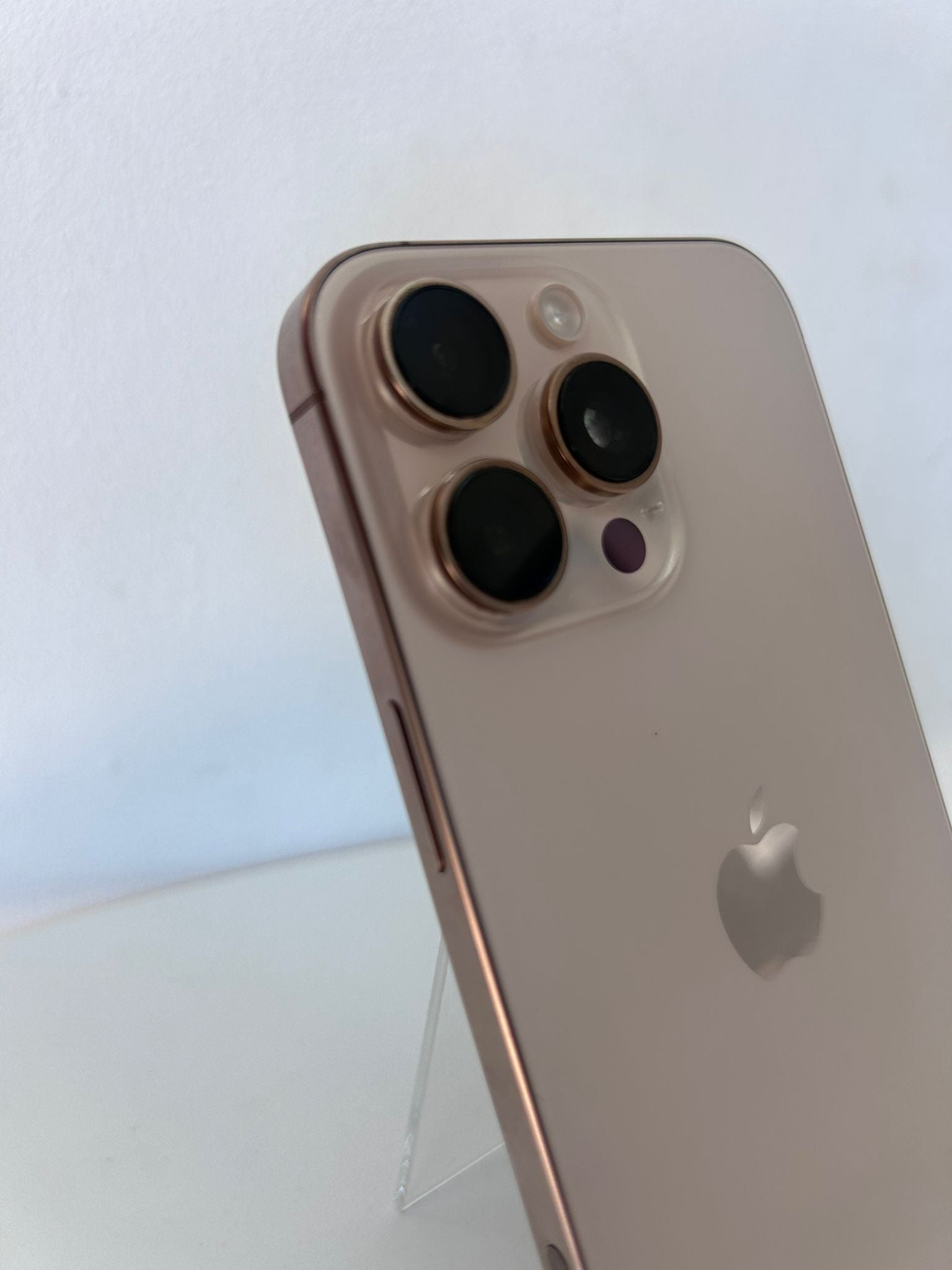 Apple iPhone 16 Pro Max 1TB Desert Titanium – Performanță premium și design exclusiv