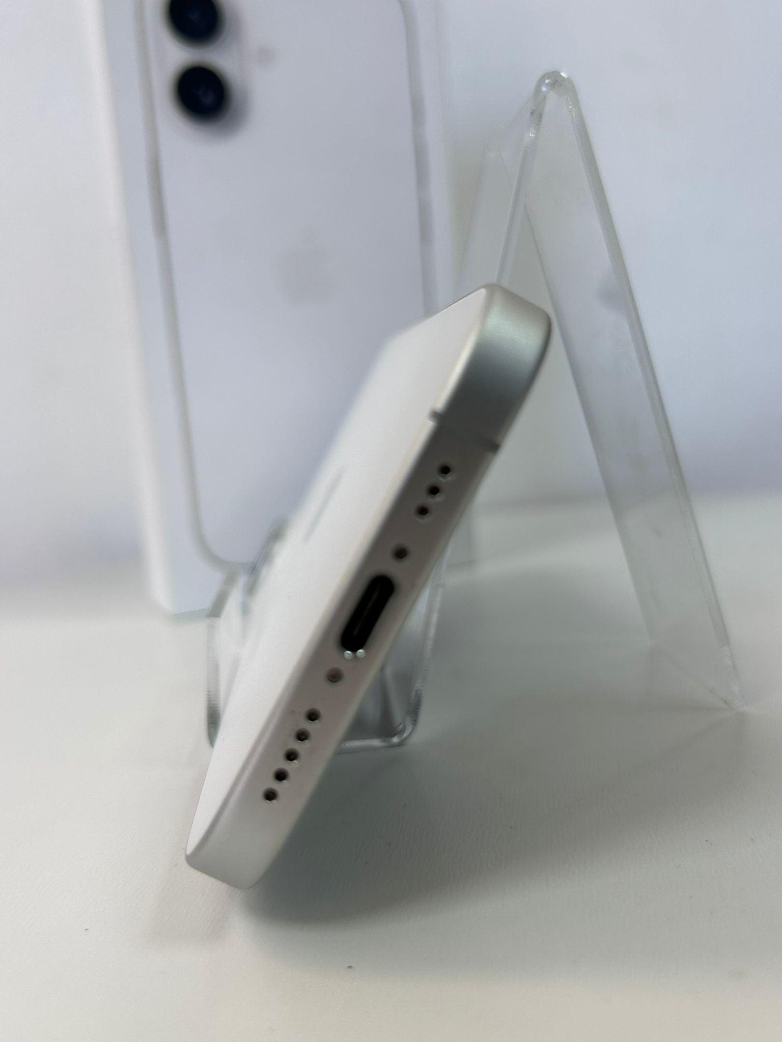 Apple iPhone 17 256GB Alb – Telefon Apple 5G cu Cameră 48MP și Ecran Super Retina XDR