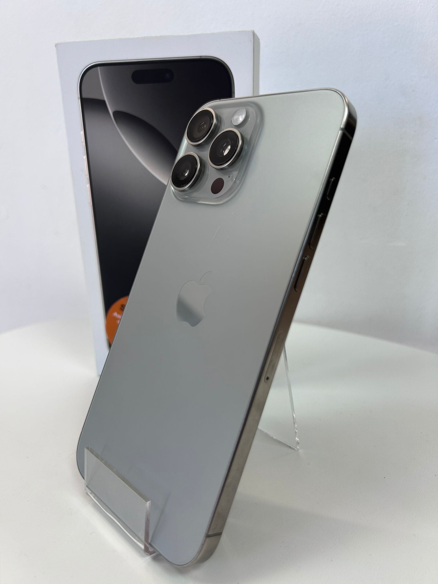 Apple iPhone 16 Pro Max Natural Titanium 256 GB – Performanță Premium și Design Elegant