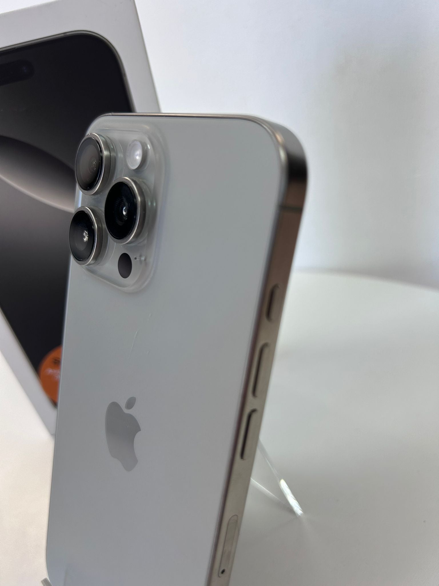 Apple iPhone 16 Pro Max Natural Titanium 256 GB – Performanță Premium și Design Elegant