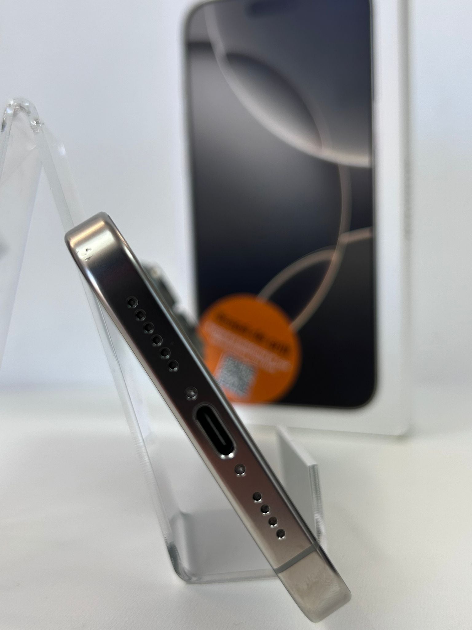 Apple iPhone 16 Pro Max Natural Titanium 256 GB – Performanță Premium și Design Elegant
