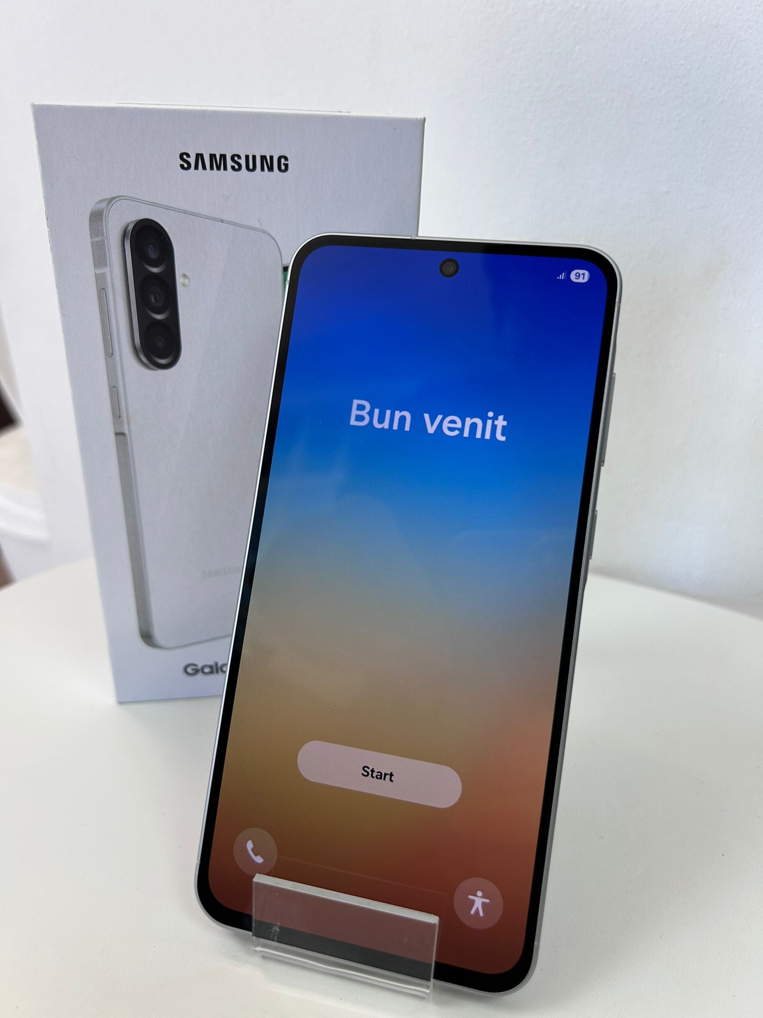 Samsung Galaxy A56 Awesome Lightray 128GB 8GB RAM – Eleganță, Performanță și Experiență Fluidă