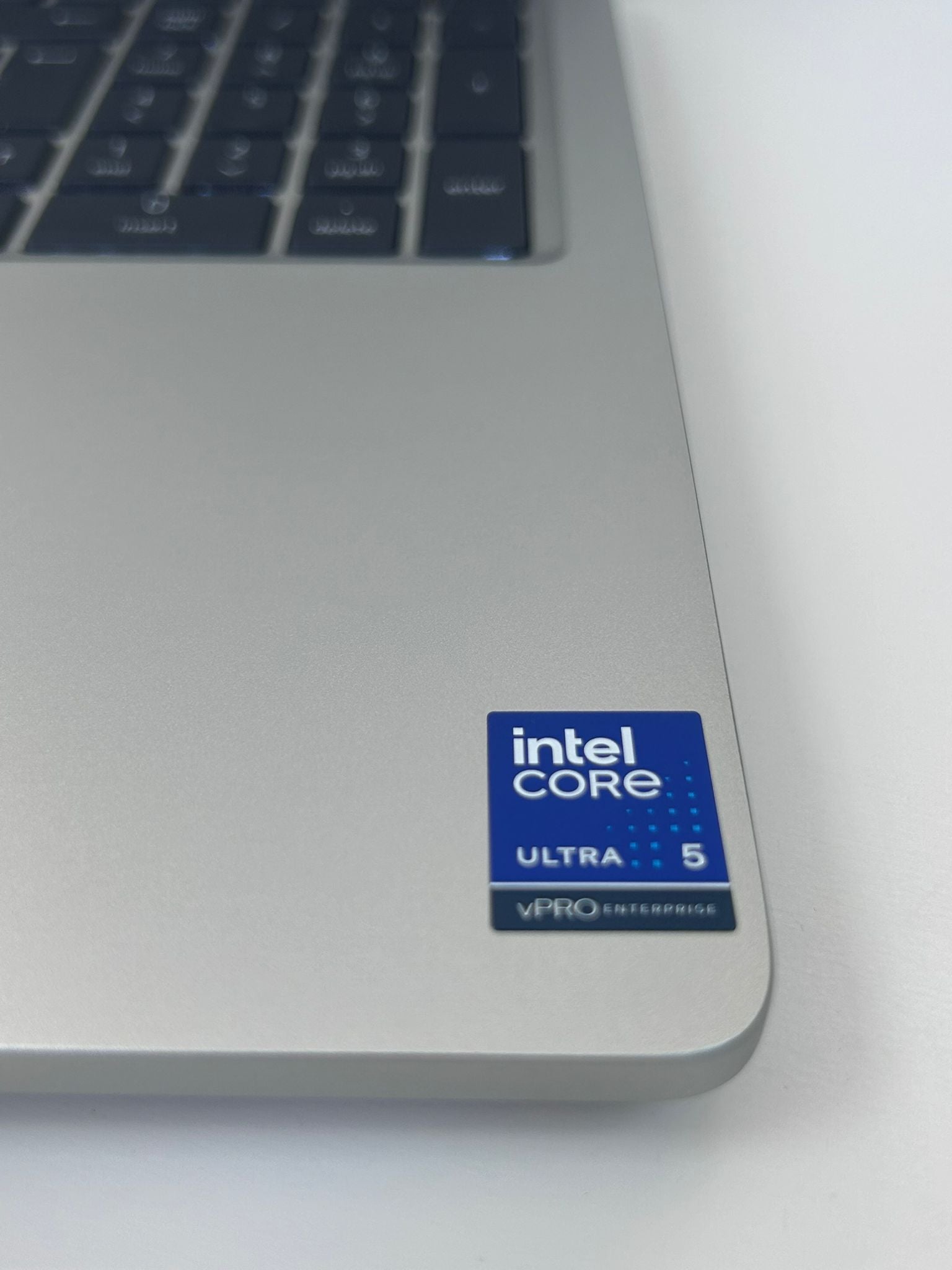 Dell Pro 16 Plus Intel Core Ultra 5 236V – Laptop Business cu Intel Arc 130V, 16GB RAM, SSD 512GB
