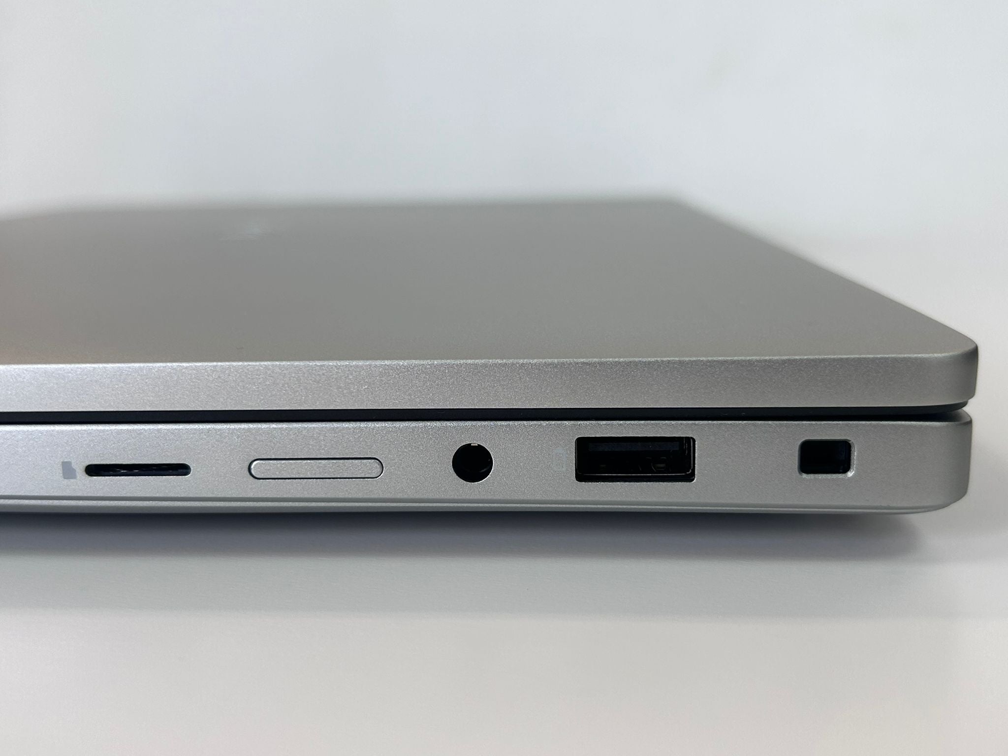 Dell Pro 16 Plus Intel Core Ultra 5 236V – Laptop Business cu Intel Arc 130V, 16GB RAM, SSD 512GB