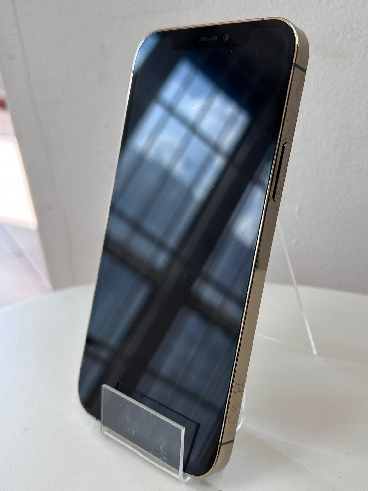 iPhone 12 Pro Gold 512GB – Telefon Apple premium cu stocare generoasă