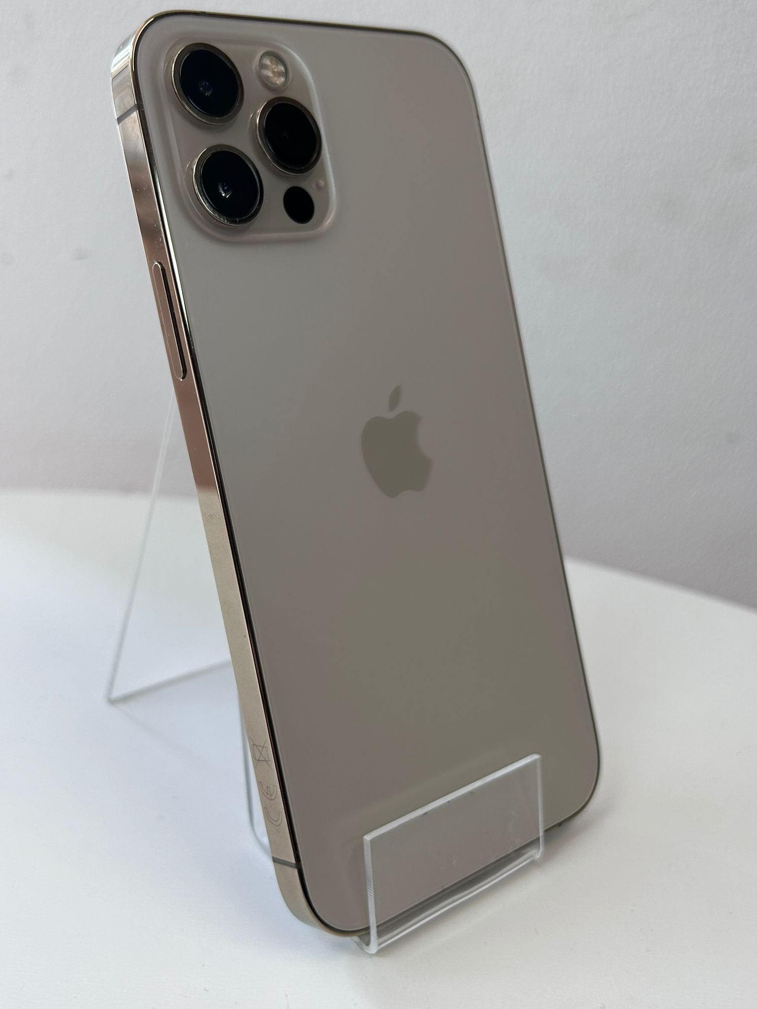 iPhone 12 Pro Gold 512GB – Telefon Apple premium cu stocare generoasă