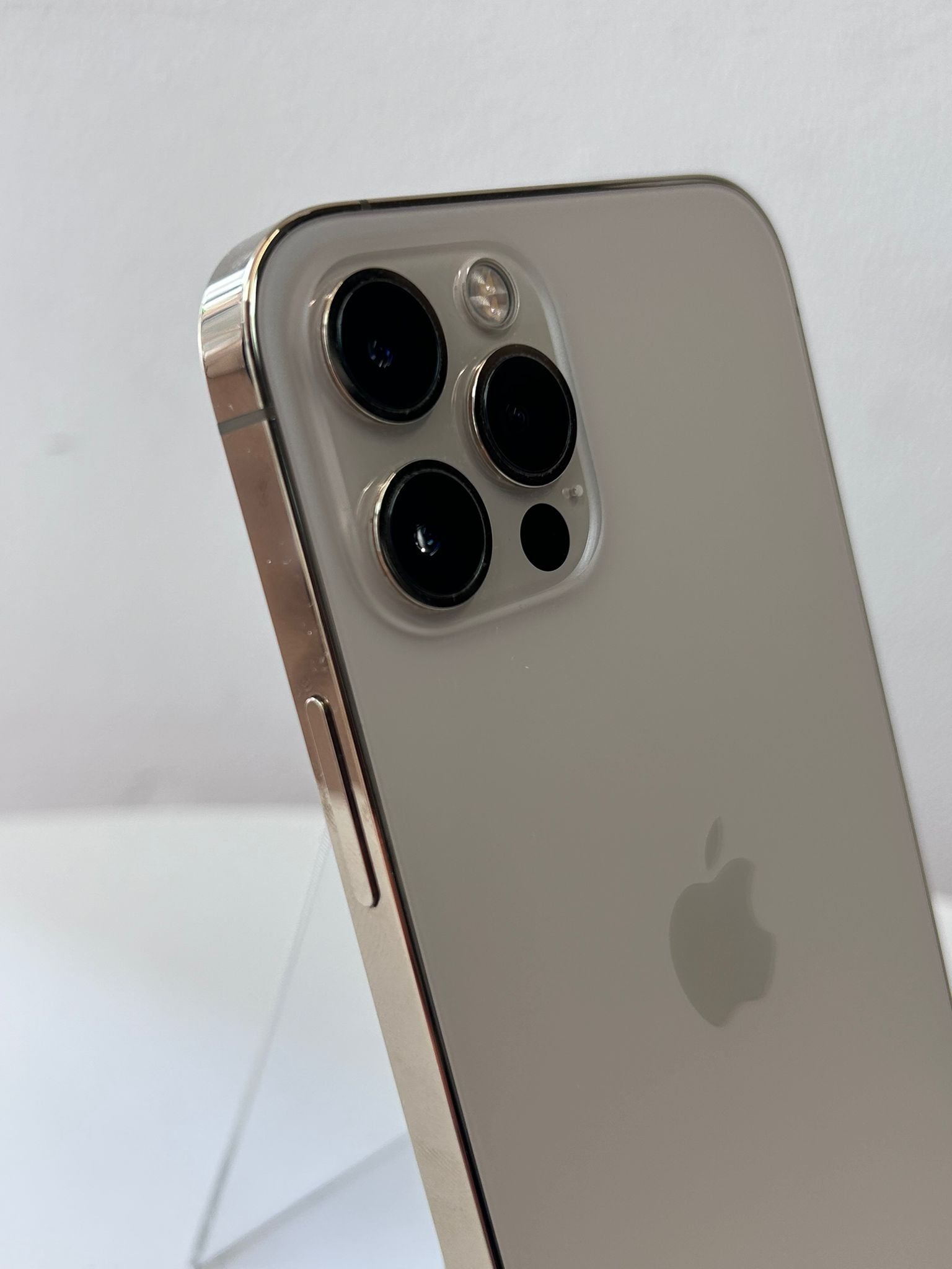iPhone 12 Pro Gold 512GB – Telefon Apple premium cu stocare generoasă