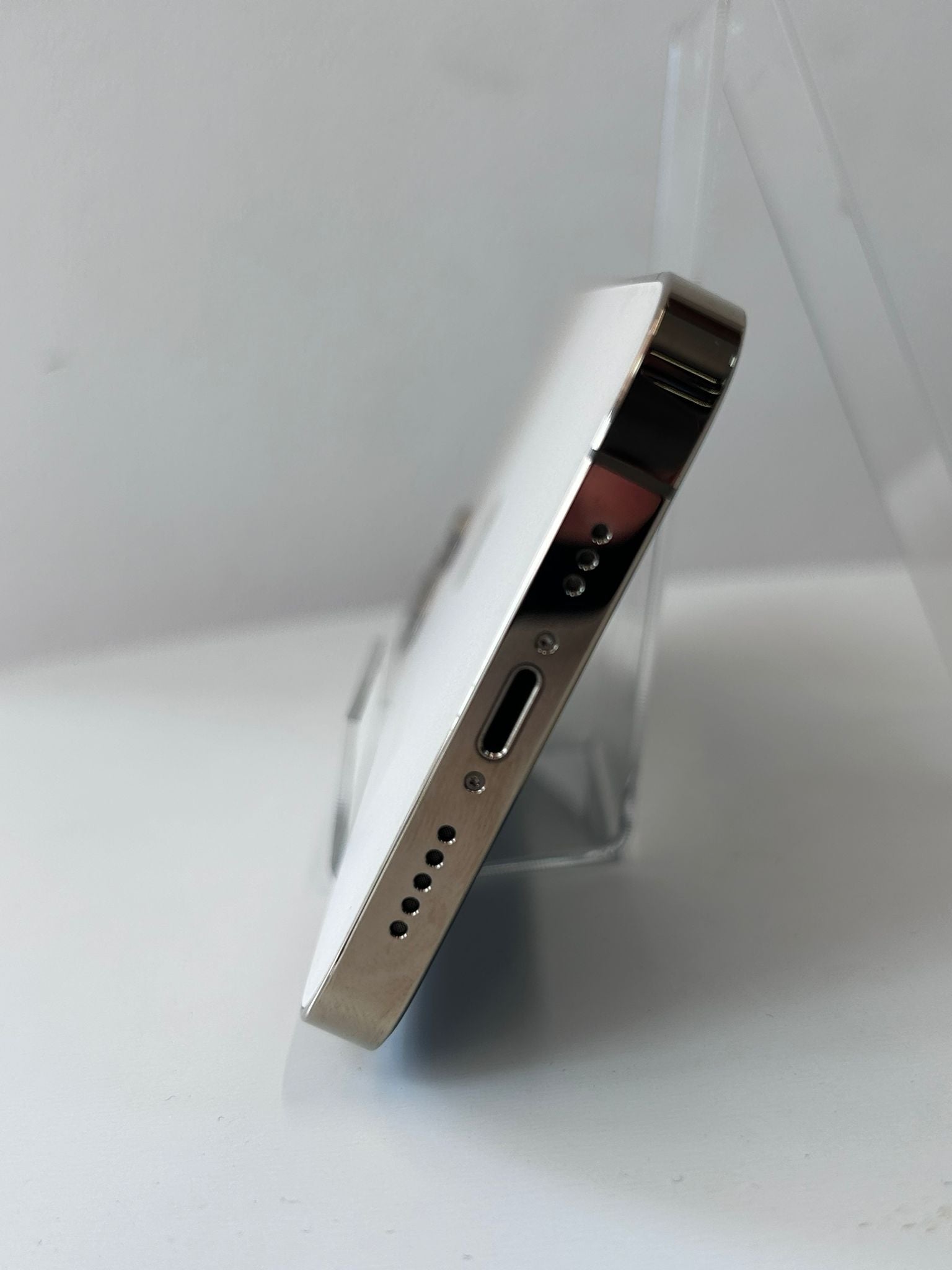 iPhone 12 Pro Gold 512GB – Telefon Apple premium cu stocare generoasă