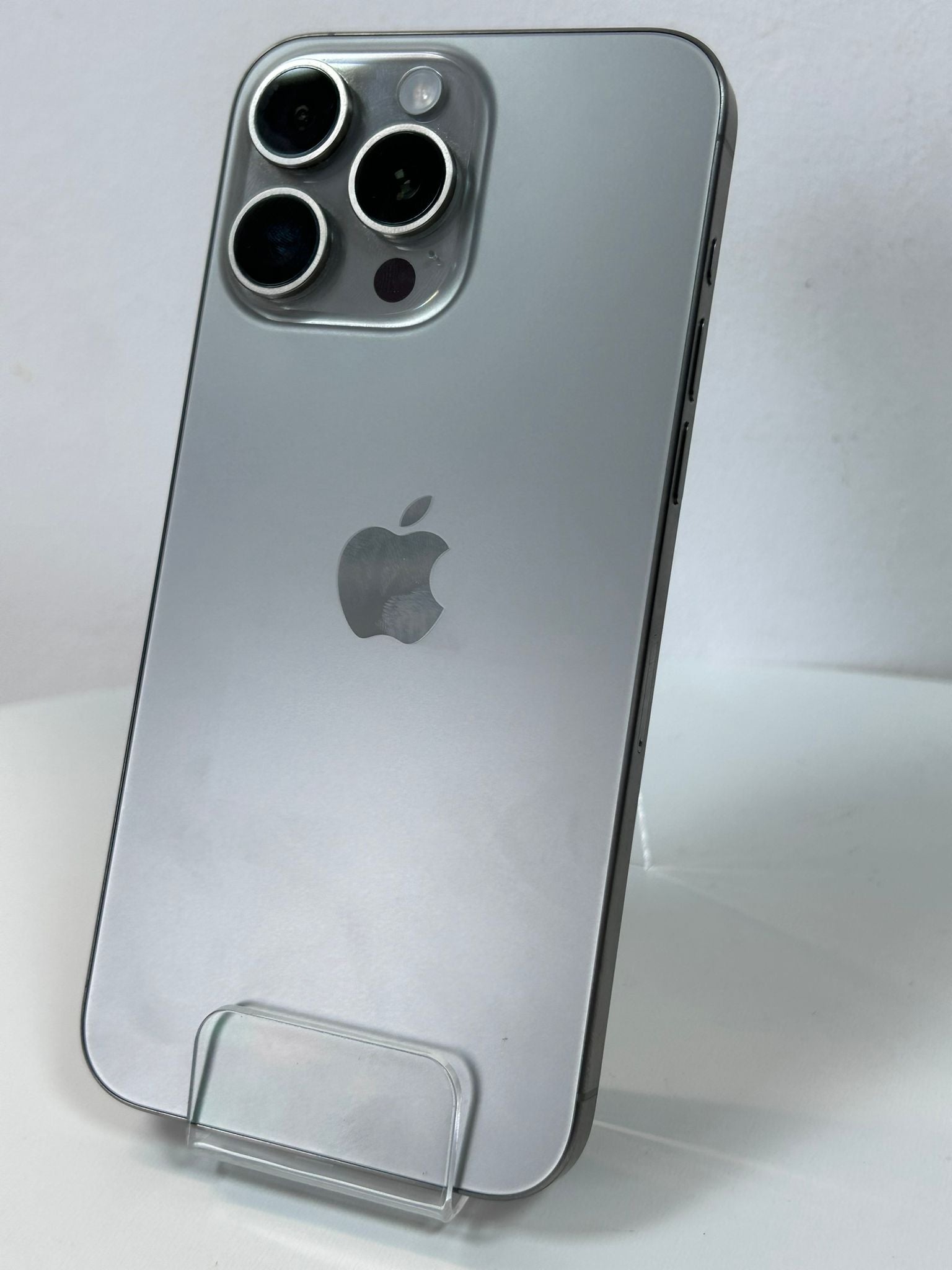 iPhone 15 Pro Max 256GB Natural Titanium – Apple Premium, Design din Titan