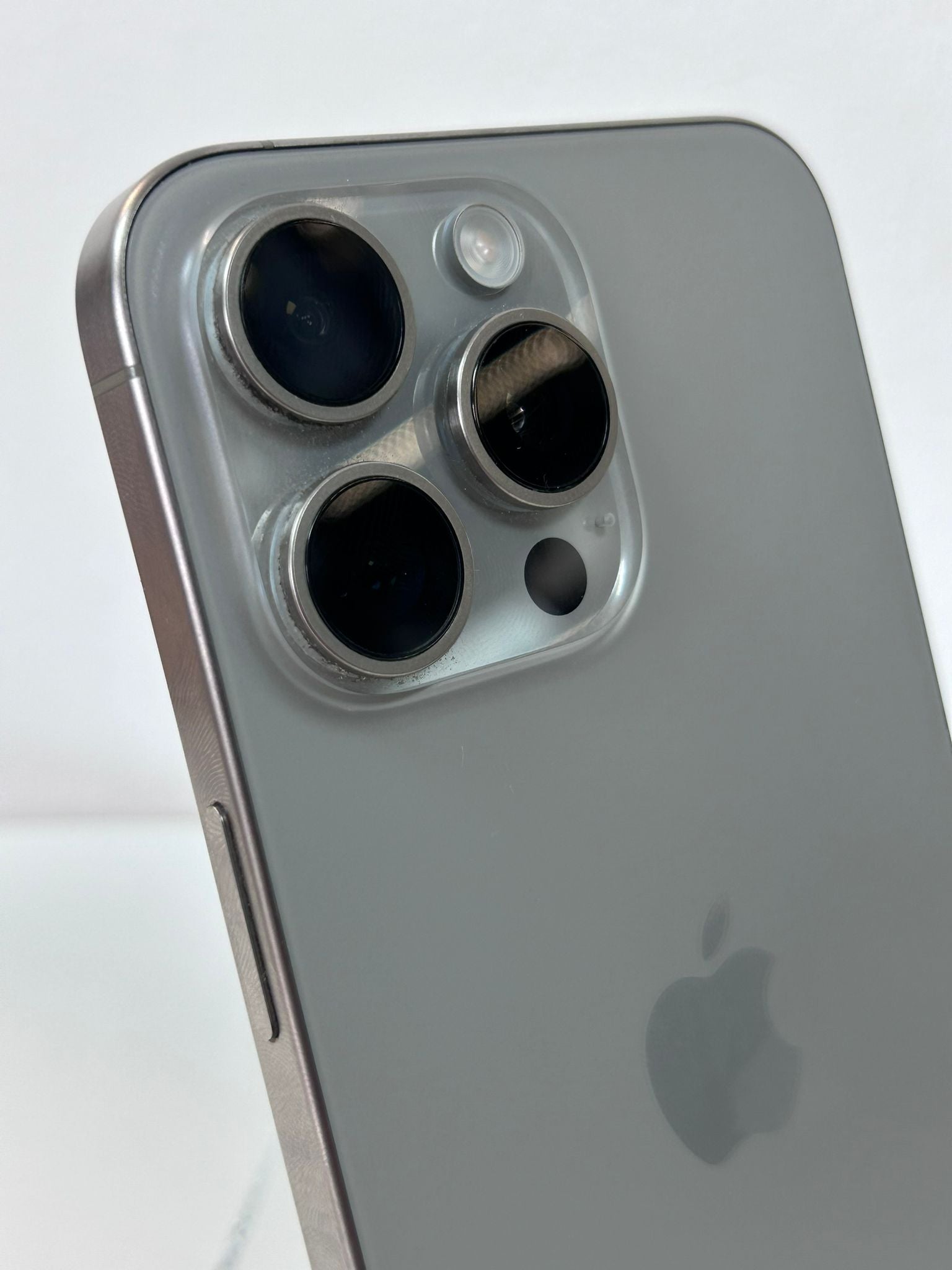 iPhone 15 Pro Max 256GB Natural Titanium – Apple Premium, Design din Titan